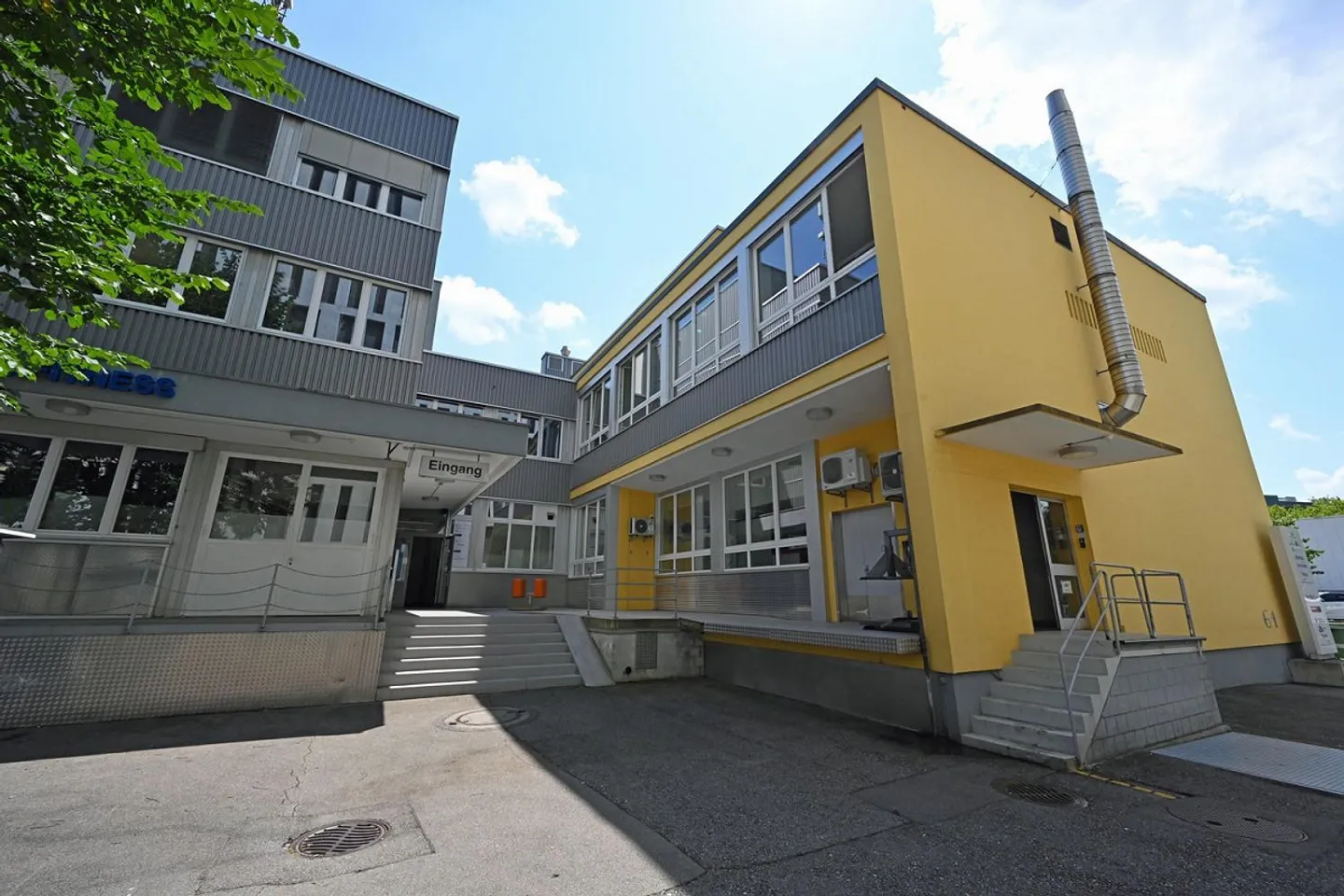 Magazzino presso la stazione di Wankdorf - Foto 2 di 2