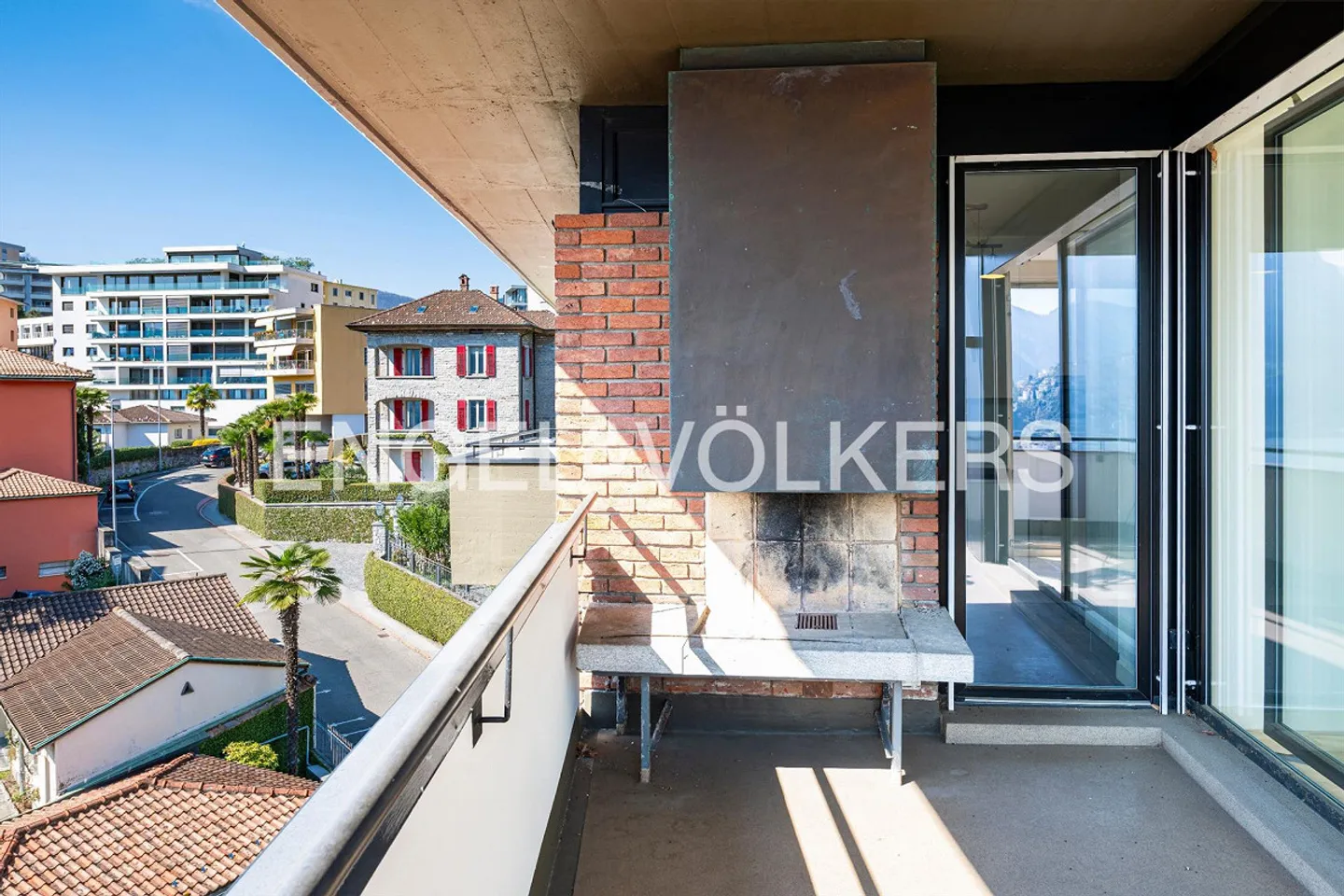 Penthouse with lake view in central location - Photo 13 of 13