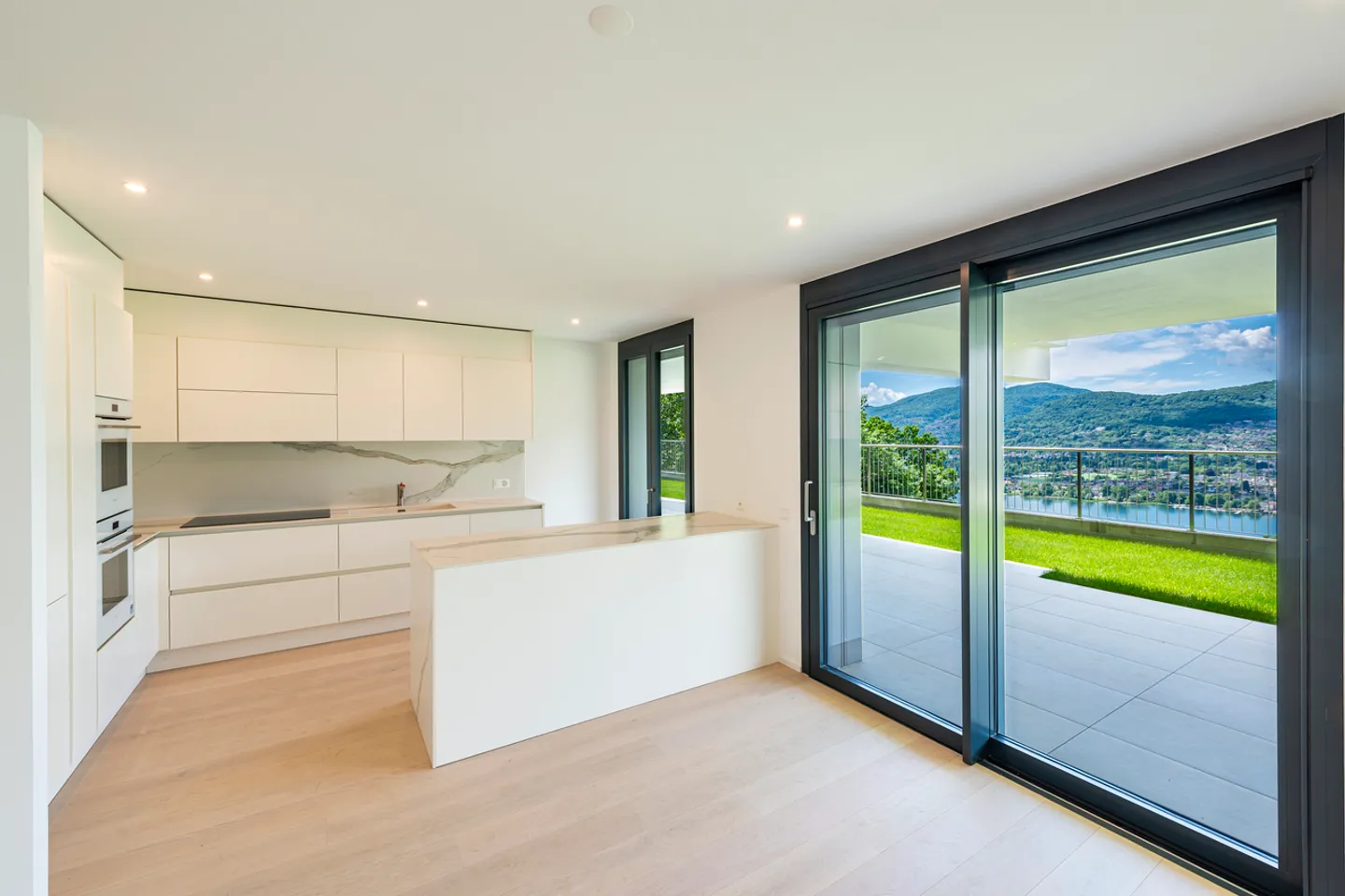 Nuovo appartamento di 4,5 locali in zona prestigiosa con vista lago - Foto 3 di 15