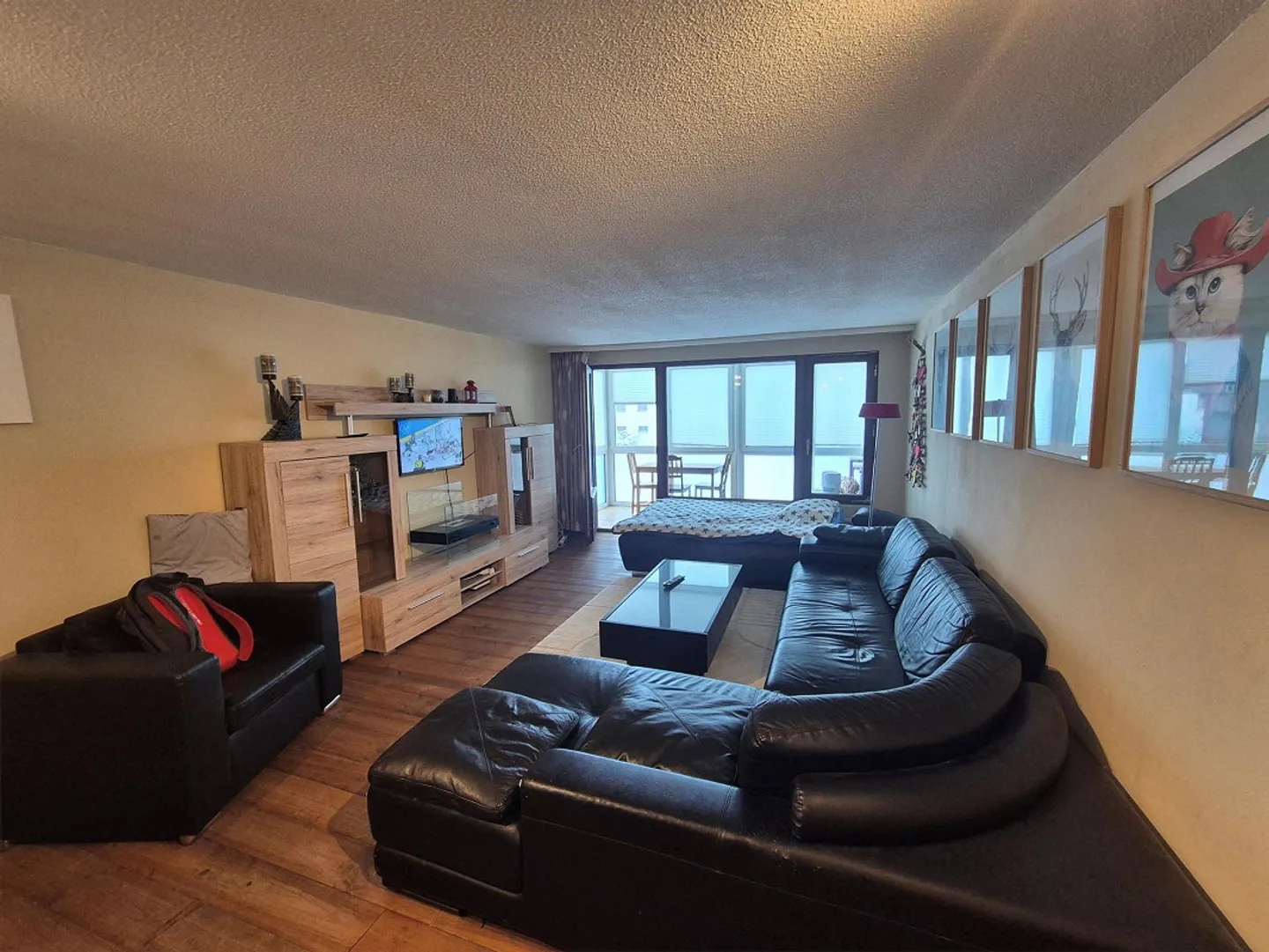 Appartement meublé de 2,5 pièces dans un emplacement central - Photo 1 sur 5