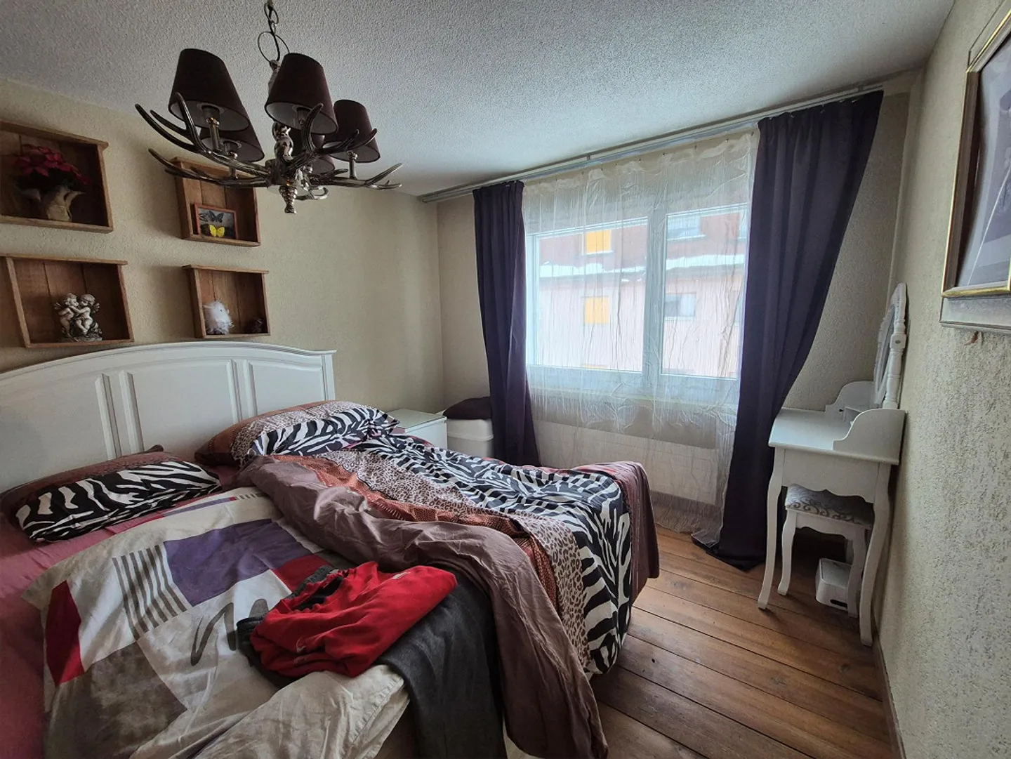 Appartement meublé de 2,5 pièces dans un emplacement central - Photo 3 sur 5