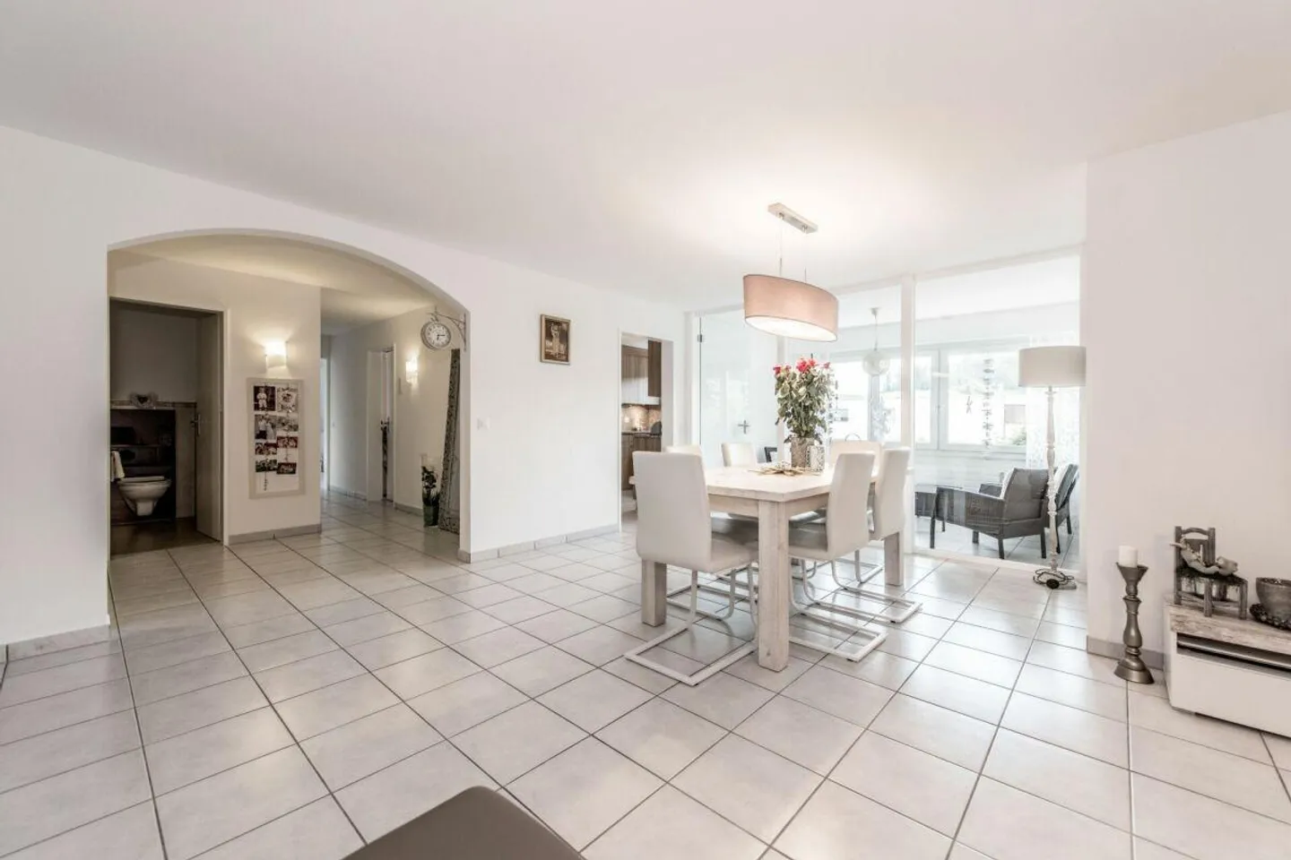 Spacious 5.5-room family apartment in the popular Bruggeregg neighborhood - Photo 3 of 21