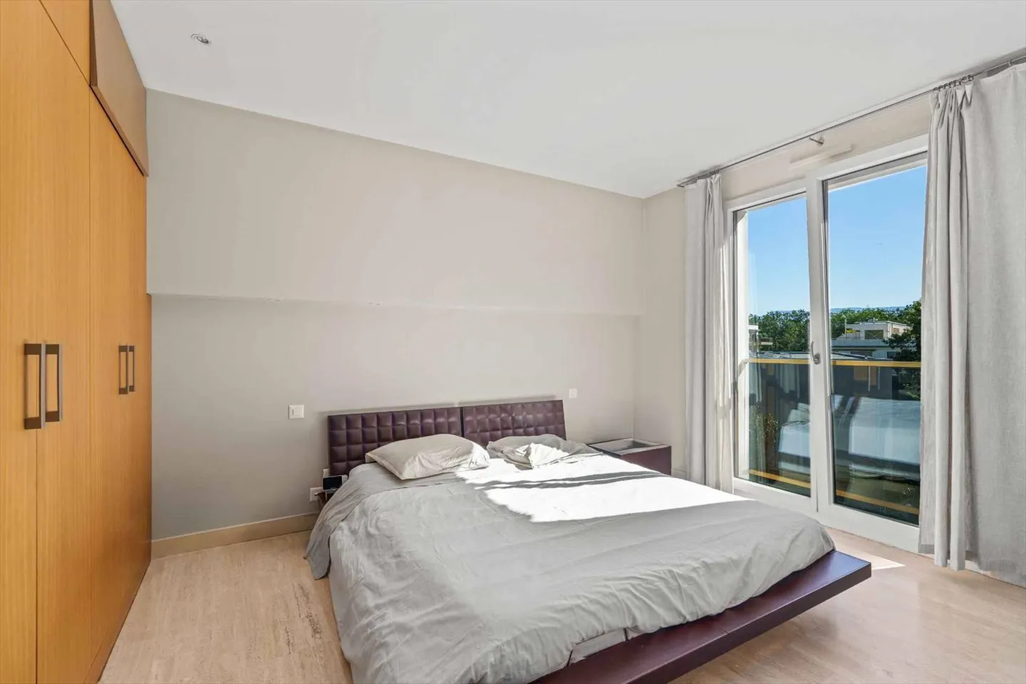 Duplex en pignon avec balcon et terrasse en rooftop - Photo 7 sur 10