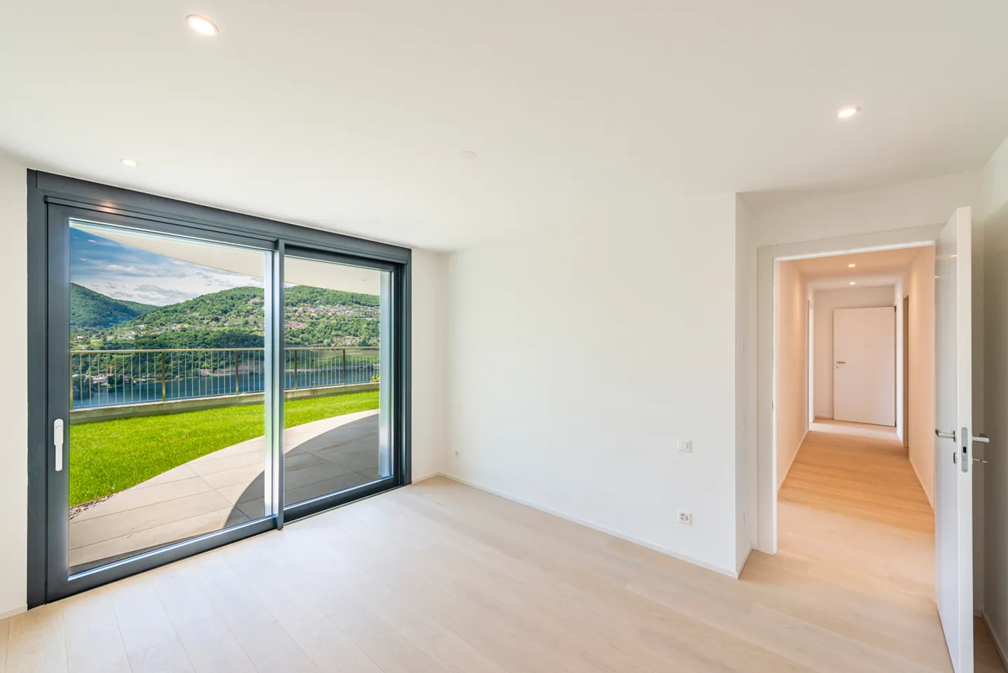 Nuovo appartamento di 4,5 locali in zona prestigiosa con vista lago - Foto 8 di 15