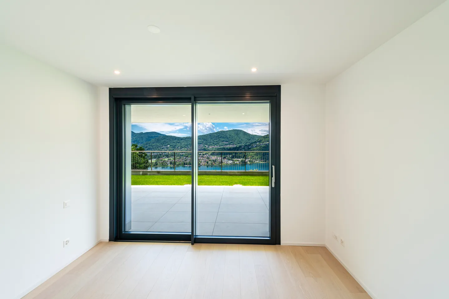 Nuovo appartamento di 4,5 locali in zona prestigiosa con vista lago - Foto 9 di 15