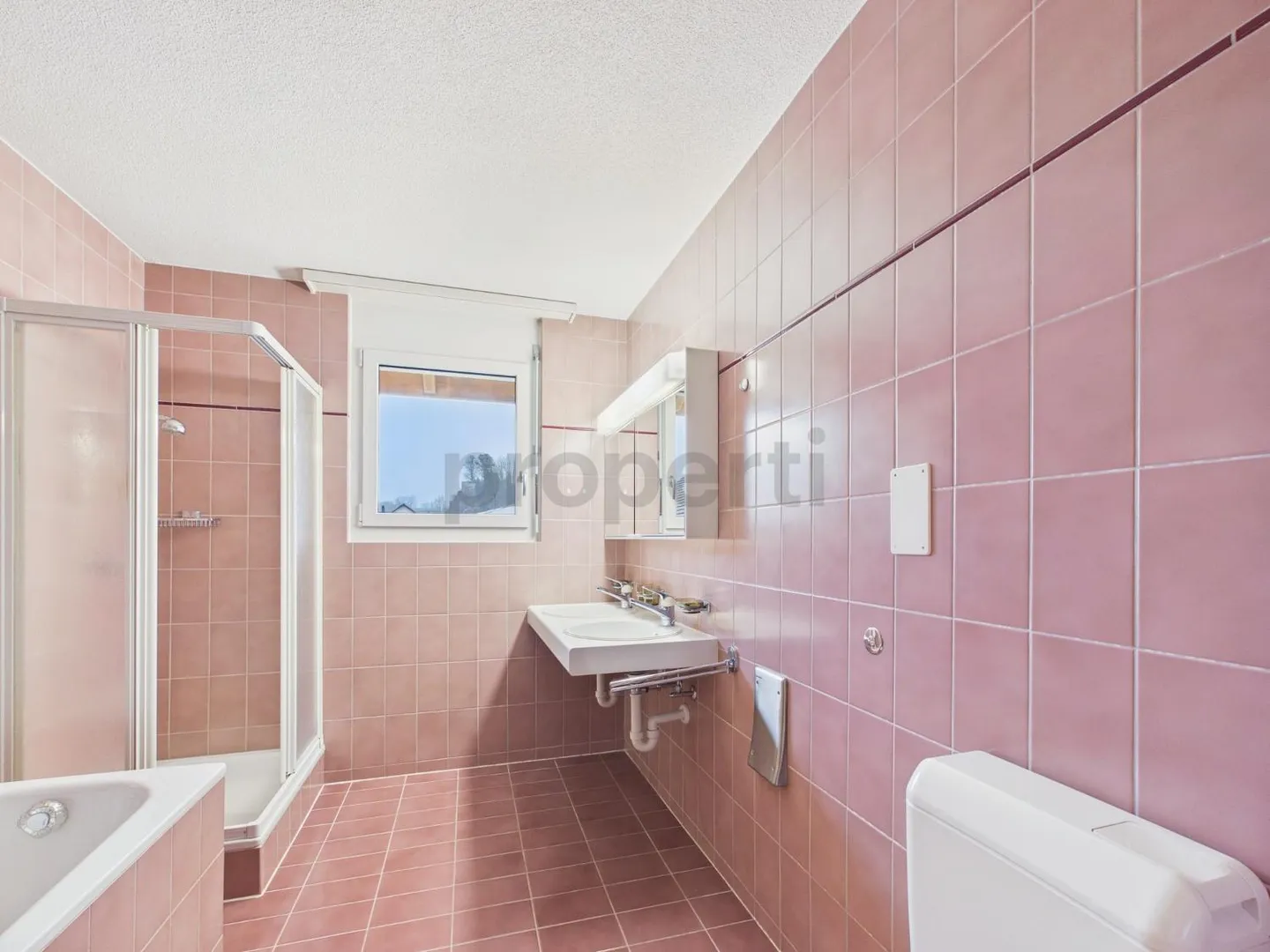 Spacious Maisonette Apartment - Photo 11 of 11