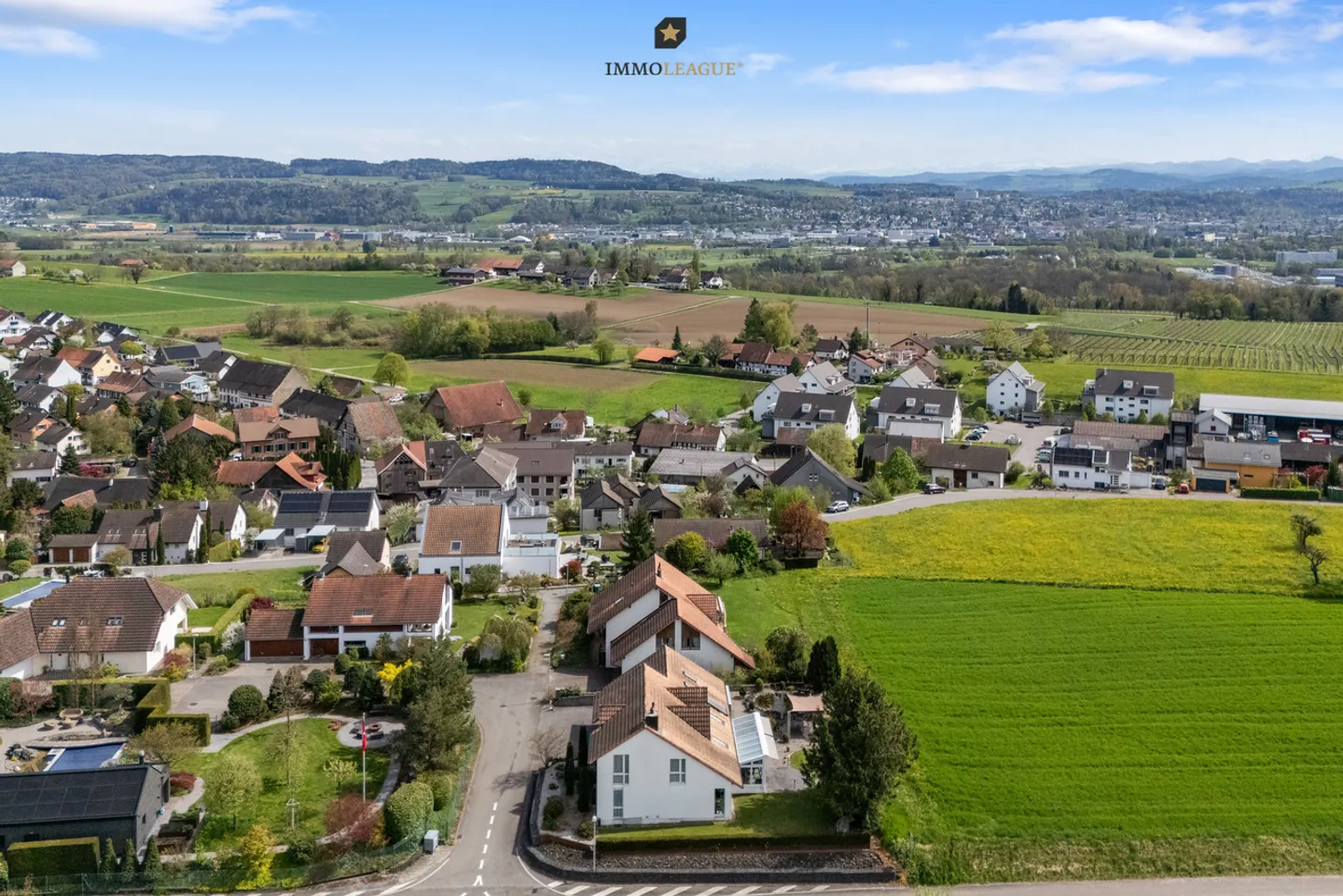 La générosité rencontre le confort et le luxe, une maison avec du charisme - Photo 1 sur 8