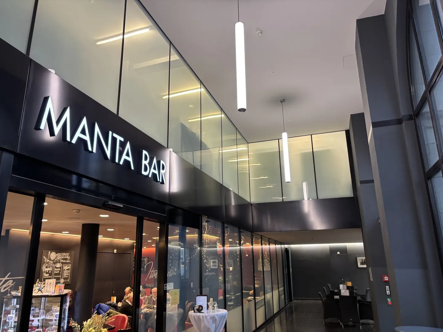 TOP area nell'edificio postale storico EG/ZG - Foto 7 di 13