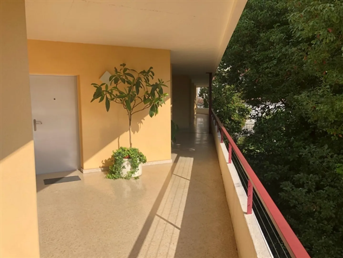 «Spazioso appartamento di 2.5 locali in prima o seconda residenza / Geräumige 2,5-Zimmer-Wohnung im ersten oder zweiten Wohnsitz» - Foto 7 di 20