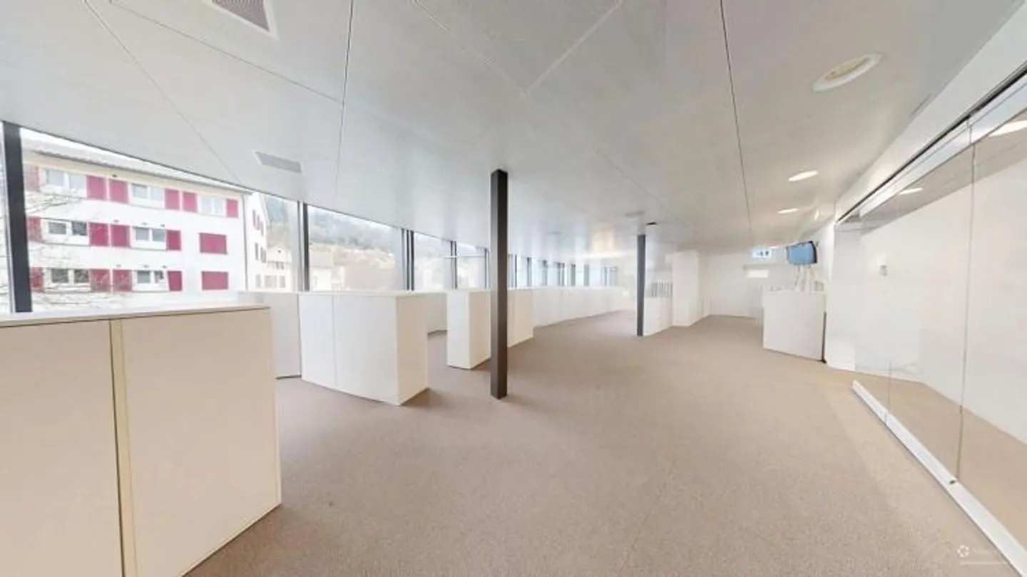 Commercial space in the heart of Adliswil - Your new location from 01.01.... - Photo 3 of 8