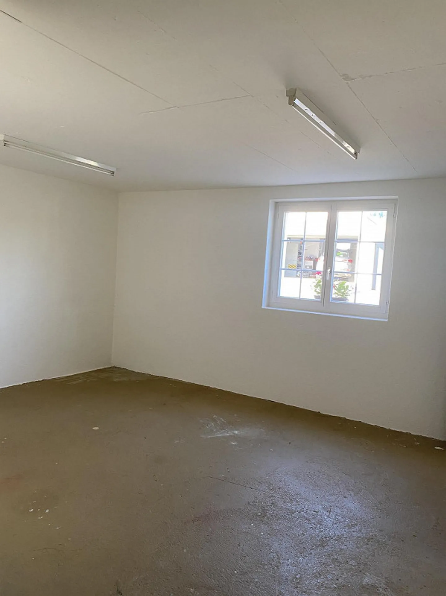 Werkstatt oder Lagerraum im Erdgeschoss - Foto 3 von 10