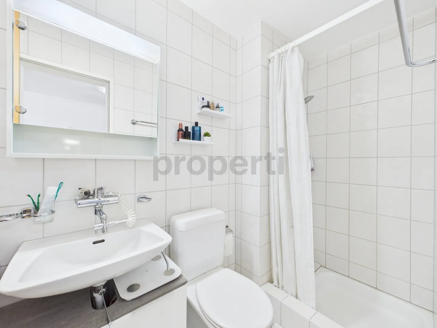 Appartamento accogliente di 4,5 stanze con giardino e sala hobby a Pratteln - Foto 9 di 12