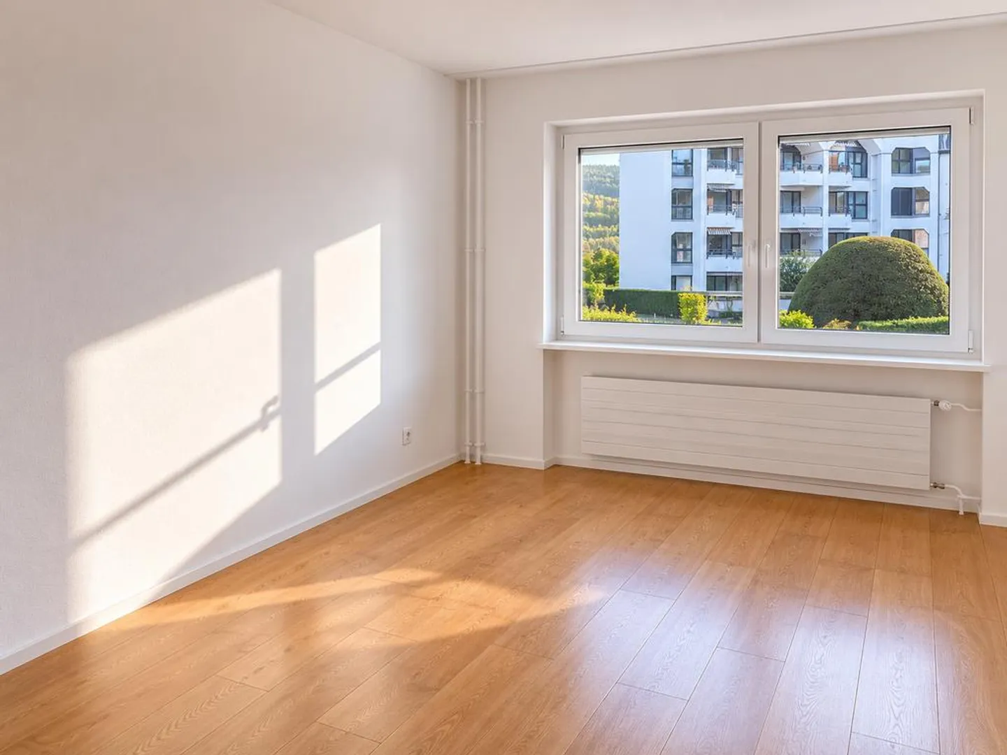 Moderne 4.5 Zimmer-Wohnung - Foto 2 von 8