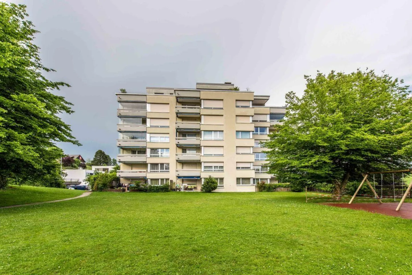 Spacious 5.5-room family apartment in the popular Bruggeregg neighborhood - Photo 17 of 21