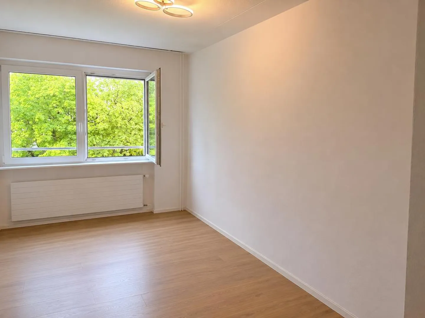 Moderne 4.5 Zimmer-Wohnung - Foto 5 von 8