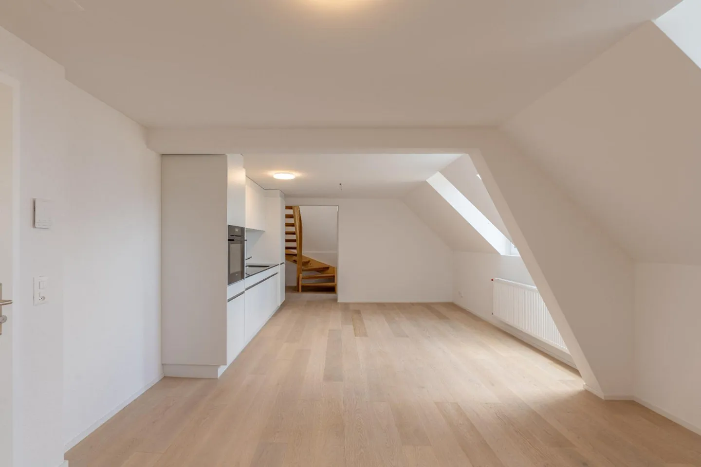 MAISONETTE APARTMENT WITH PRIVATE ROOF TERRACE - FIRST OCCUPANCY - Photo 4 of 10