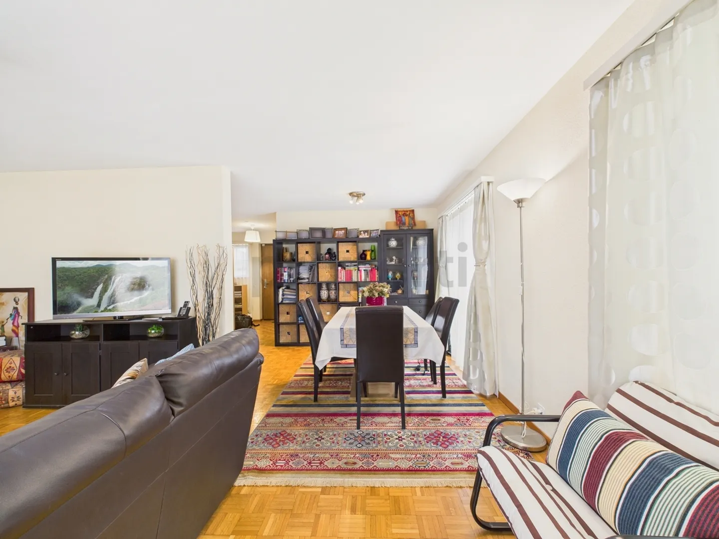 Villa con charme e giardino di 730m² - Disponibile dal 1° aprile - Foto 9 di 13