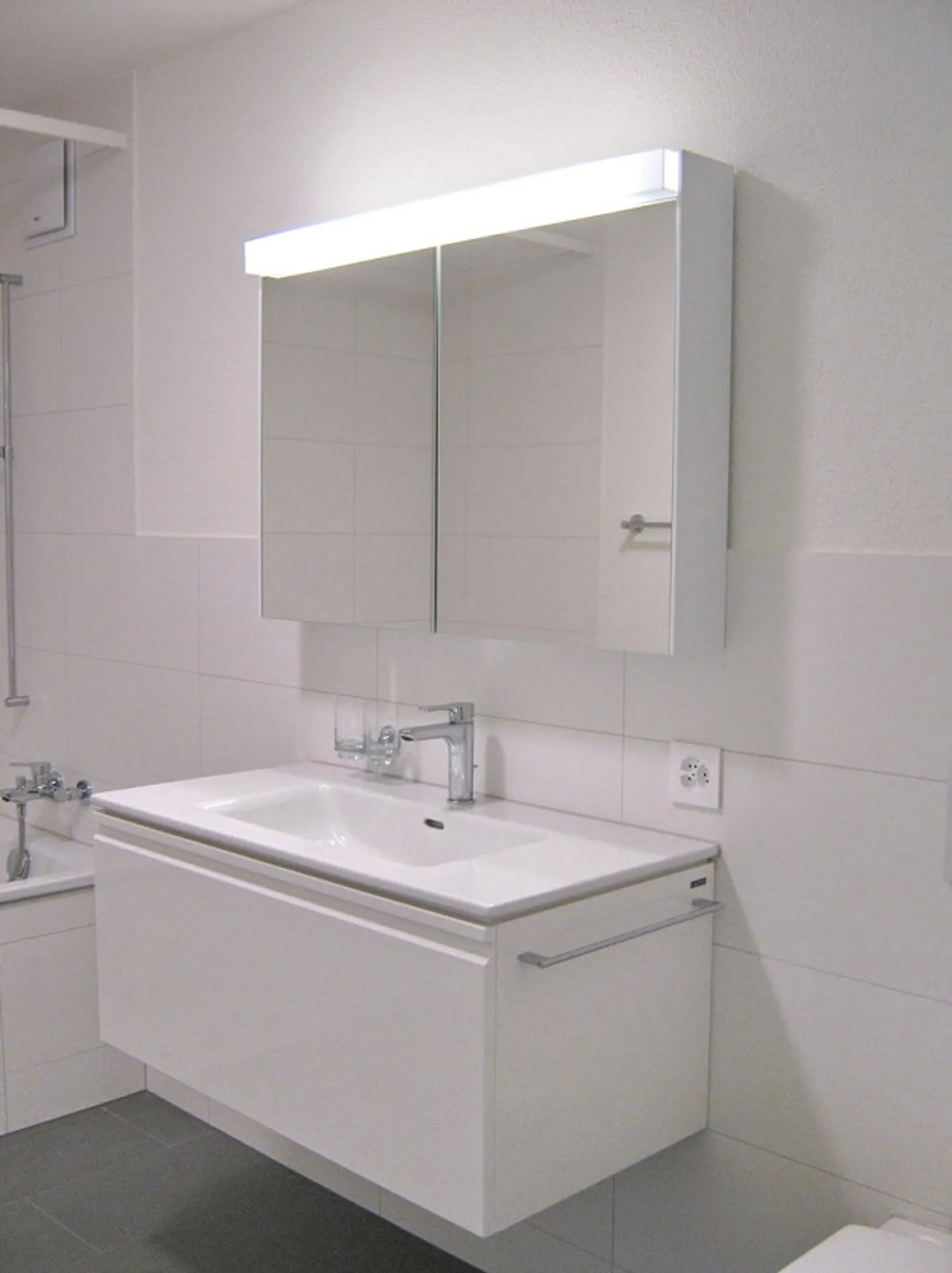 grosse 2.5 Zimmer-Wohnung mit 72 m2, an zentraler Lage - Photo 7 sur 9