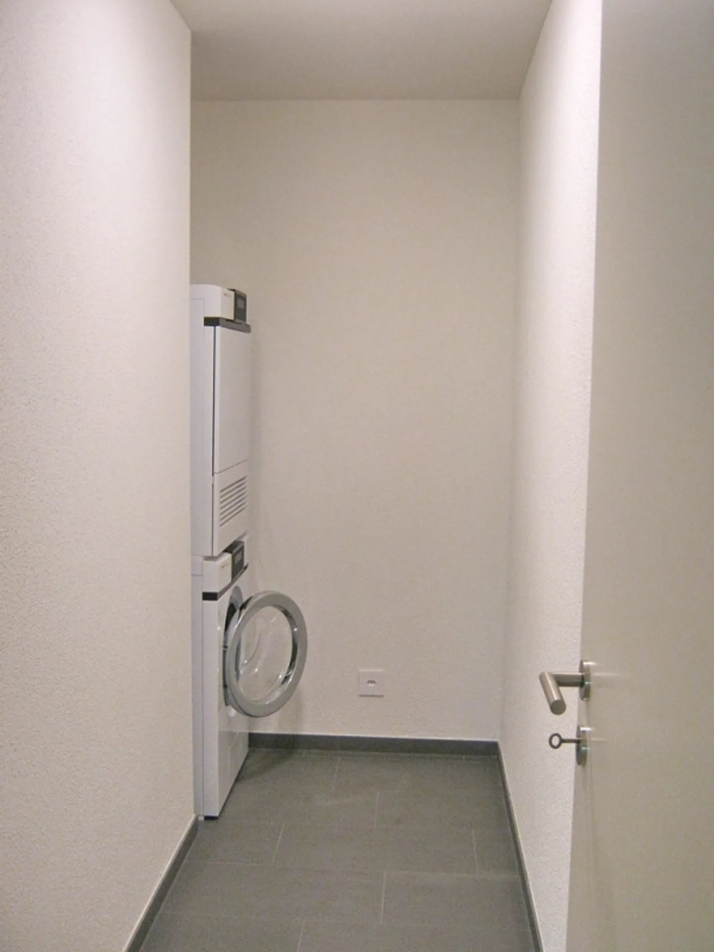 grosse 2.5 Zimmer-Wohnung mit 72 m2, an zentraler Lage - Photo 4 sur 9