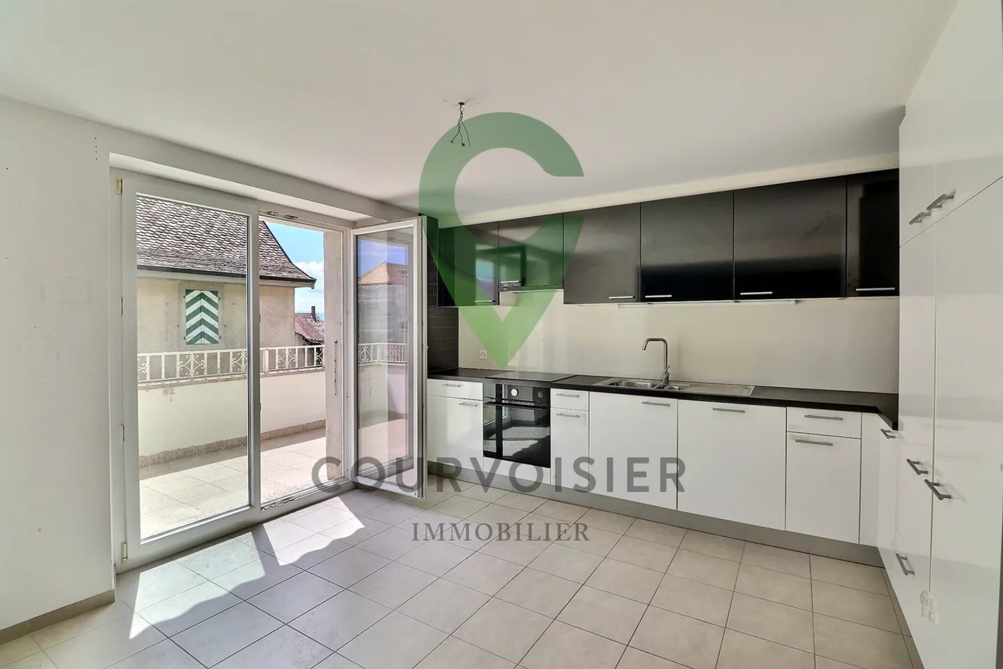 Schöne renovierte 4,5-Zimmer-Wohnung mit Balkon - Foto 2 von 11