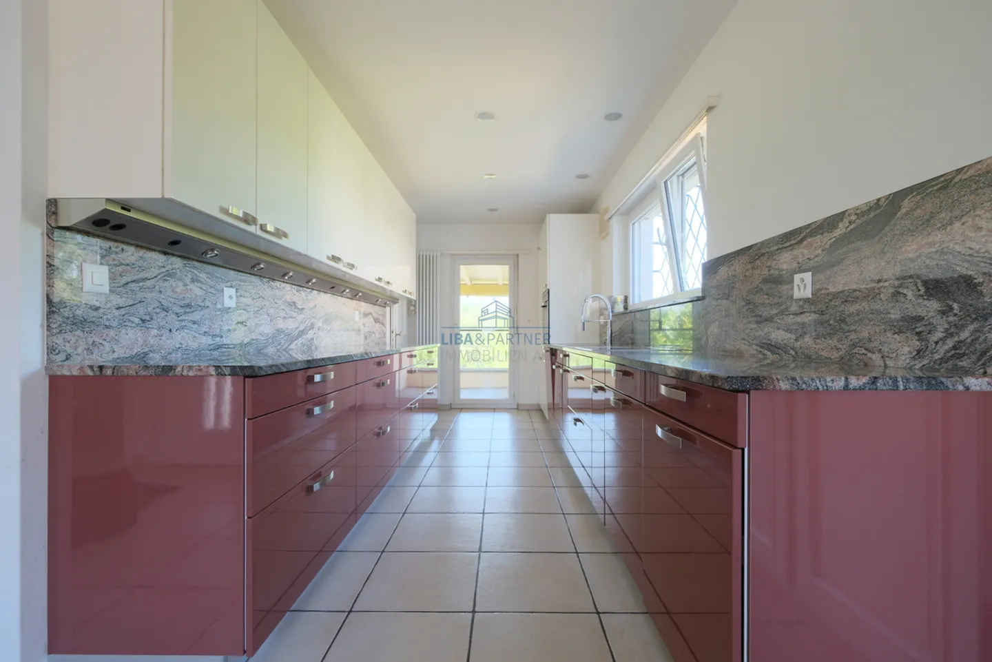 Casa singola in affitto - Foto 4 di 14