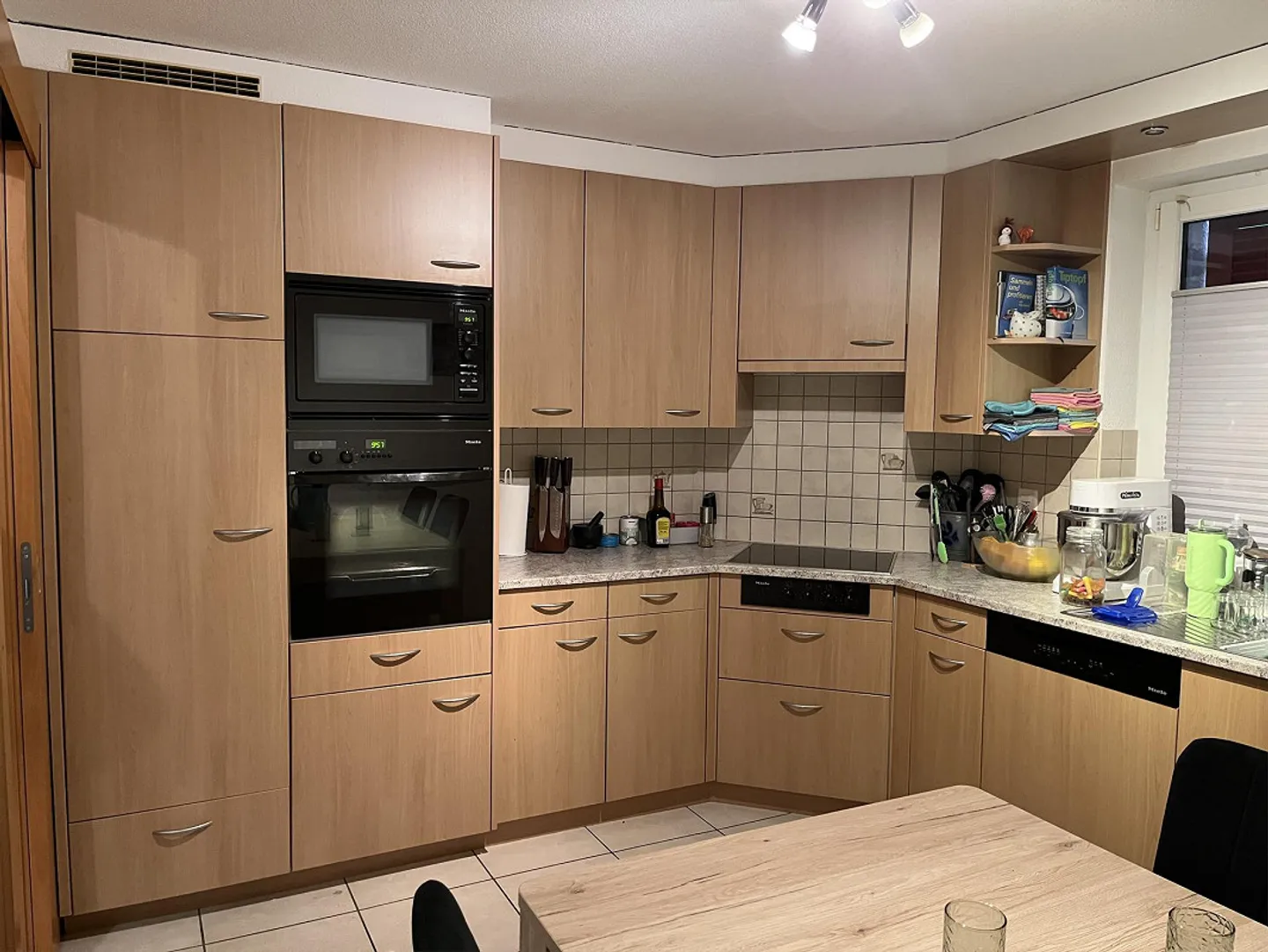 Appartement spacieux de 4,5 pièces au rez-de-chaussée - Photo 7 sur 19