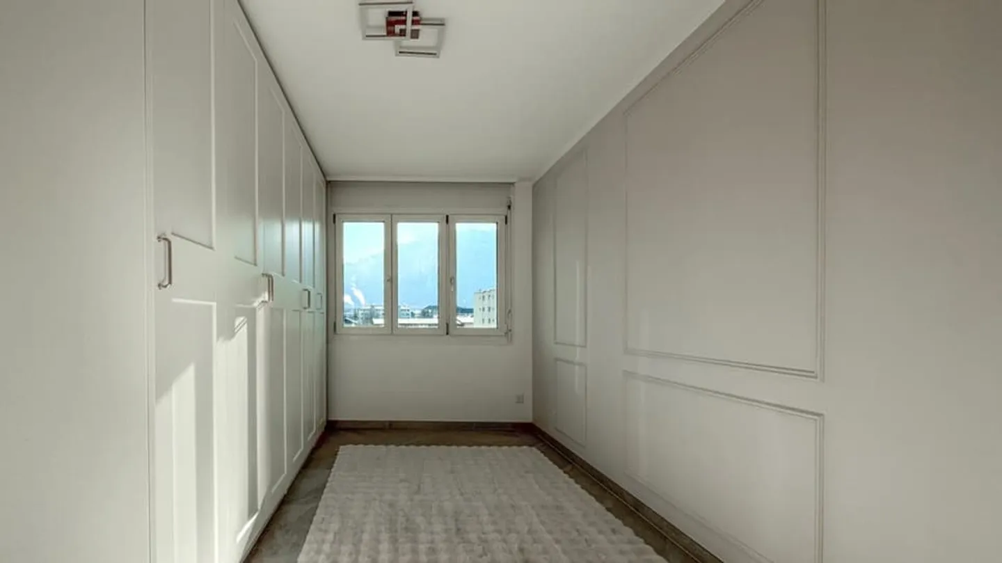 Appartamento moderno con 3 camere da letto e balcone, ristrutturato nel 2025 - Foto 7 di 13