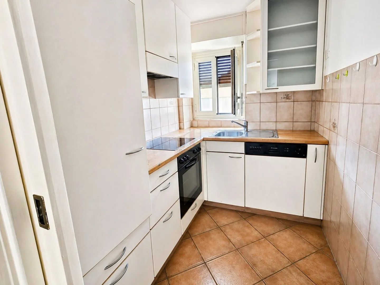 Einladende und helle Drei-Zimmer-Wohnung in der Nähe des Zentrums - Foto 2 von 8