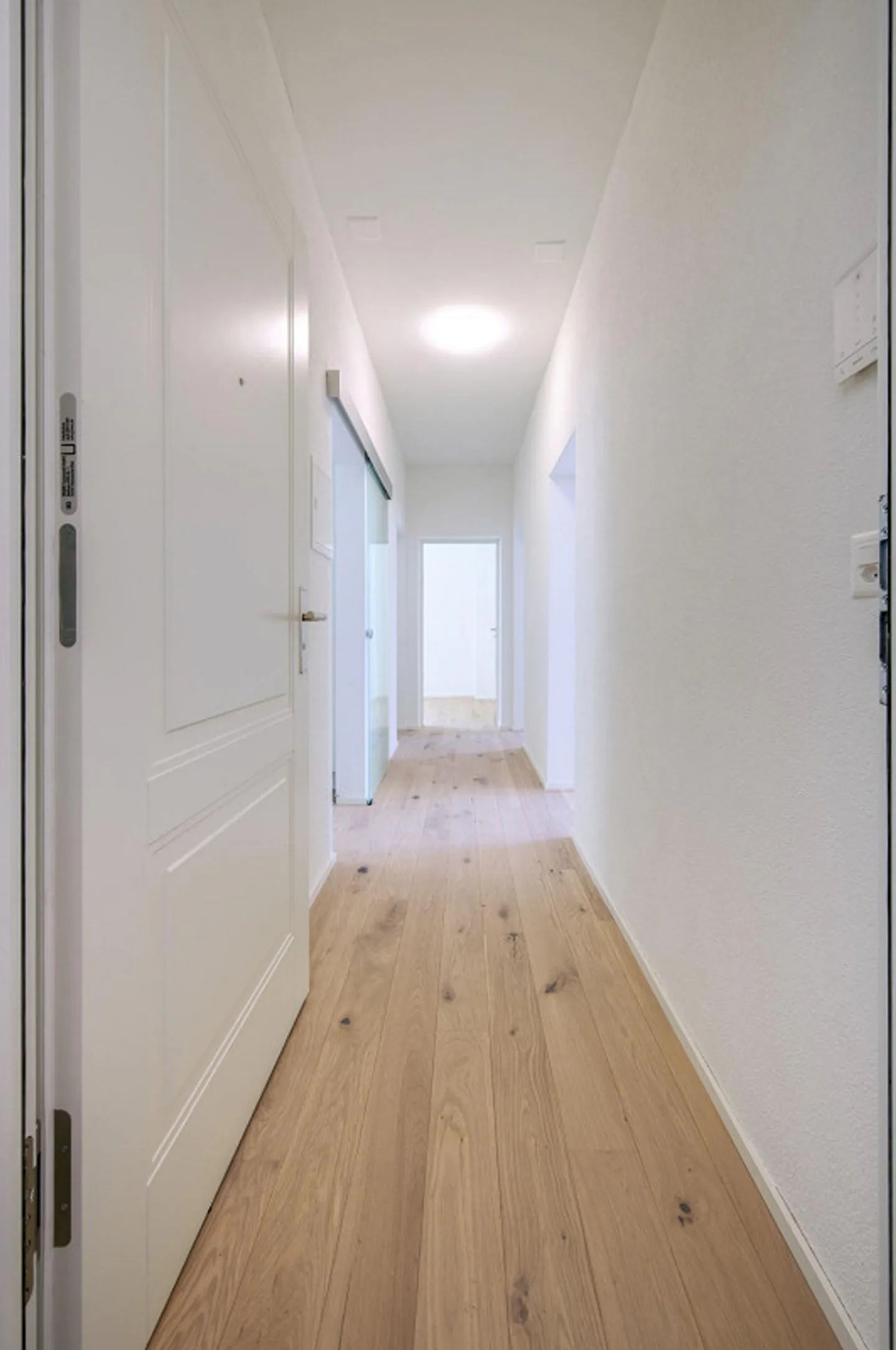 APPARTAMENTO MODERNO DI 4,5 LOCALI CON BALCONE - PRIMA OCCUPAZIONE - Foto 1 di 10