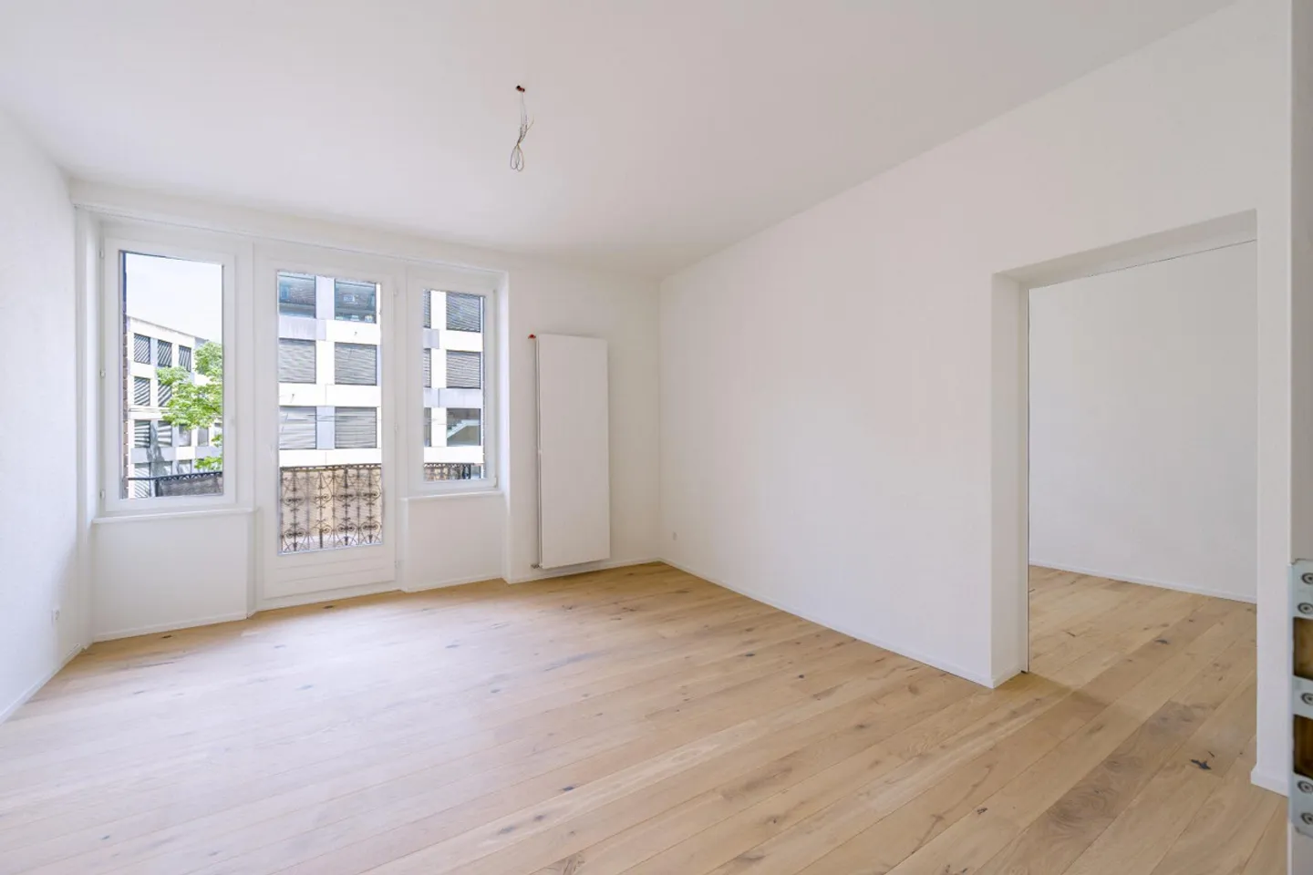 APPARTAMENTO MODERNO DI 4,5 LOCALI CON BALCONE - PRIMA OCCUPAZIONE - Foto 4 di 10