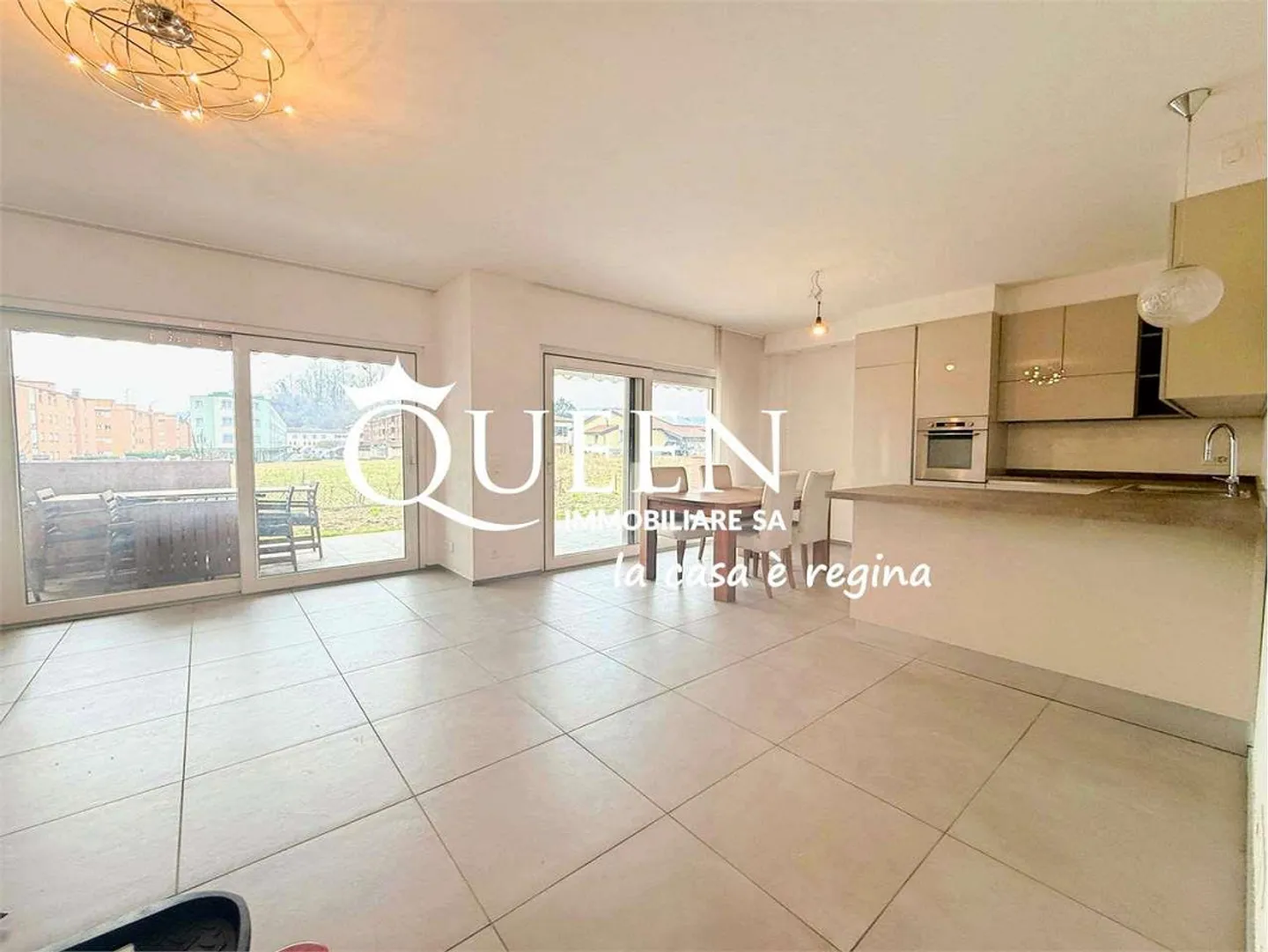 Stabio : appartement moderne 4.5 pièces, 138 m². avec jardin, dans la zone - Photo 2 sur 13