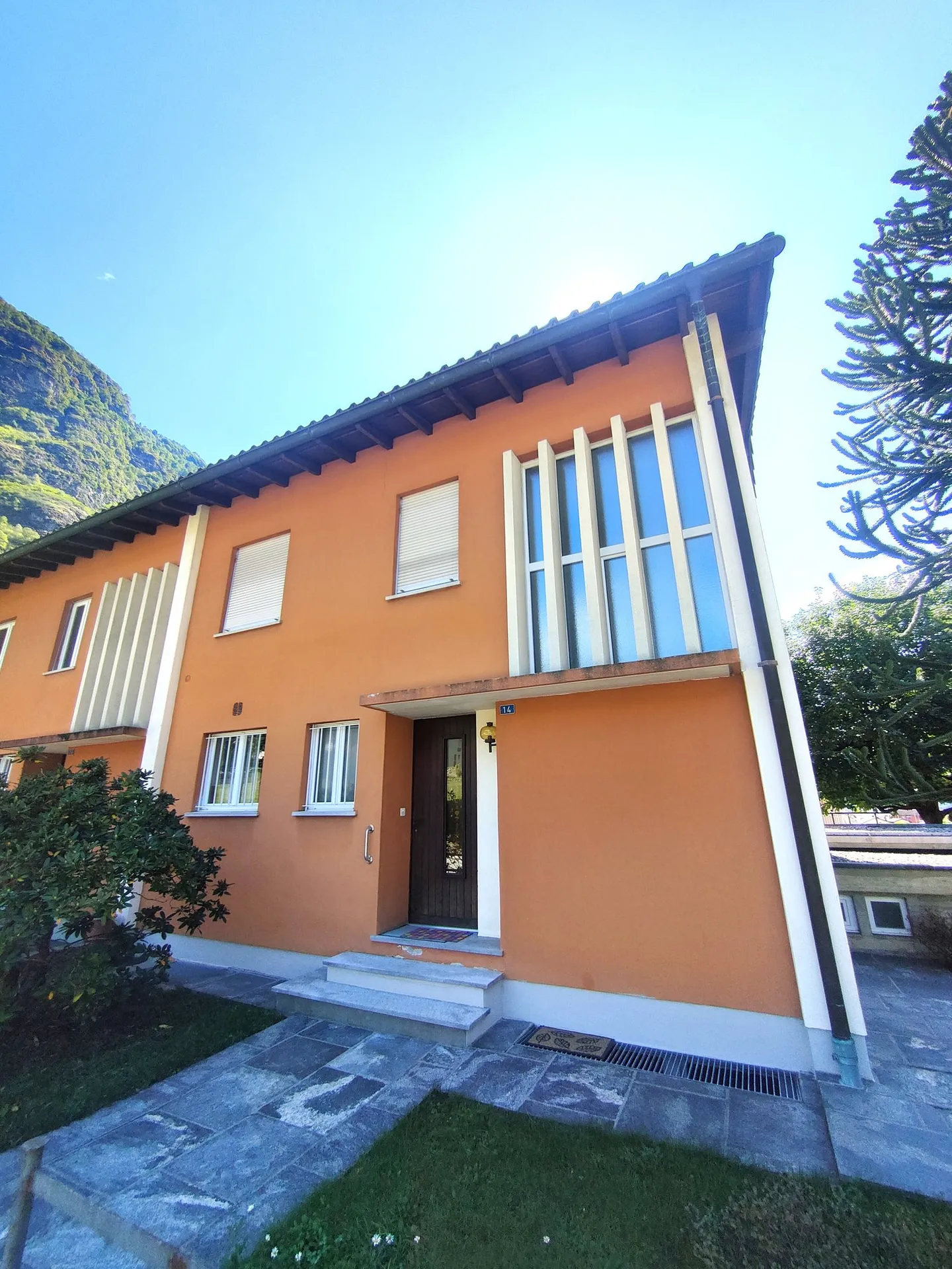 Casa unifamiliare in prima fila a Biasca - Foto 2 di 12