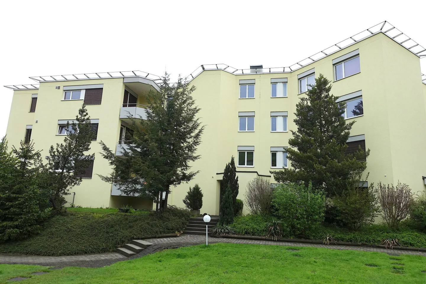 Spacious, bright 4.5-room apartment with balcony - Photo 1 of 12