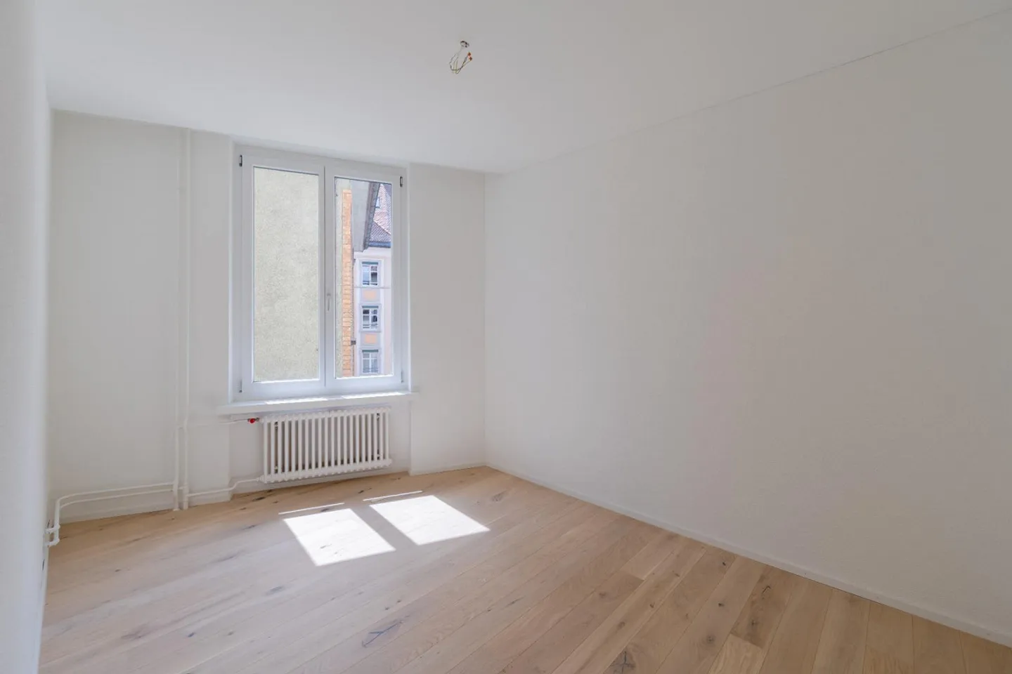 3.5-ROOM APARTMENT WITH BALCONY - MODERN AND THOUGHTFUL - Photo 5 of 9