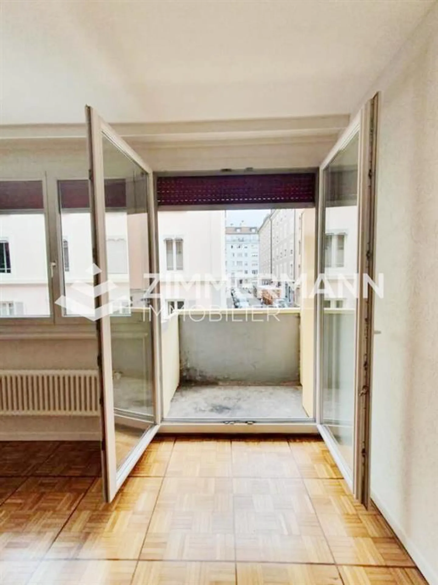 Studio spacieux avec balcon - Photo 4 sur 8