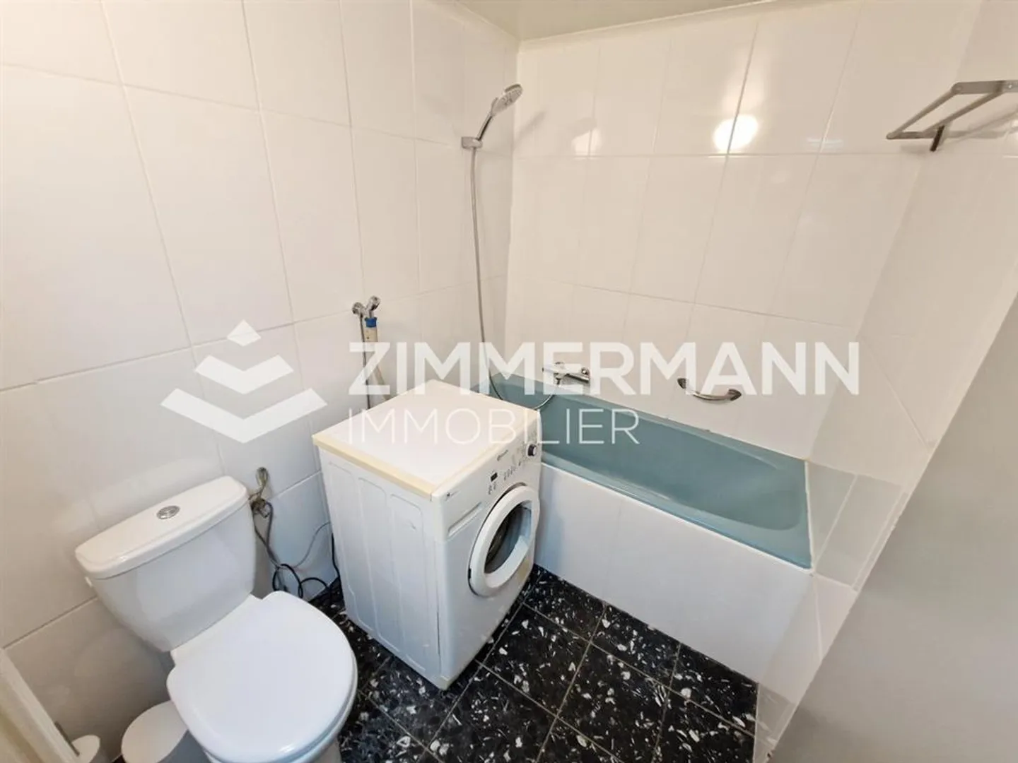 Studio spacieux avec balcon - Photo 8 sur 8