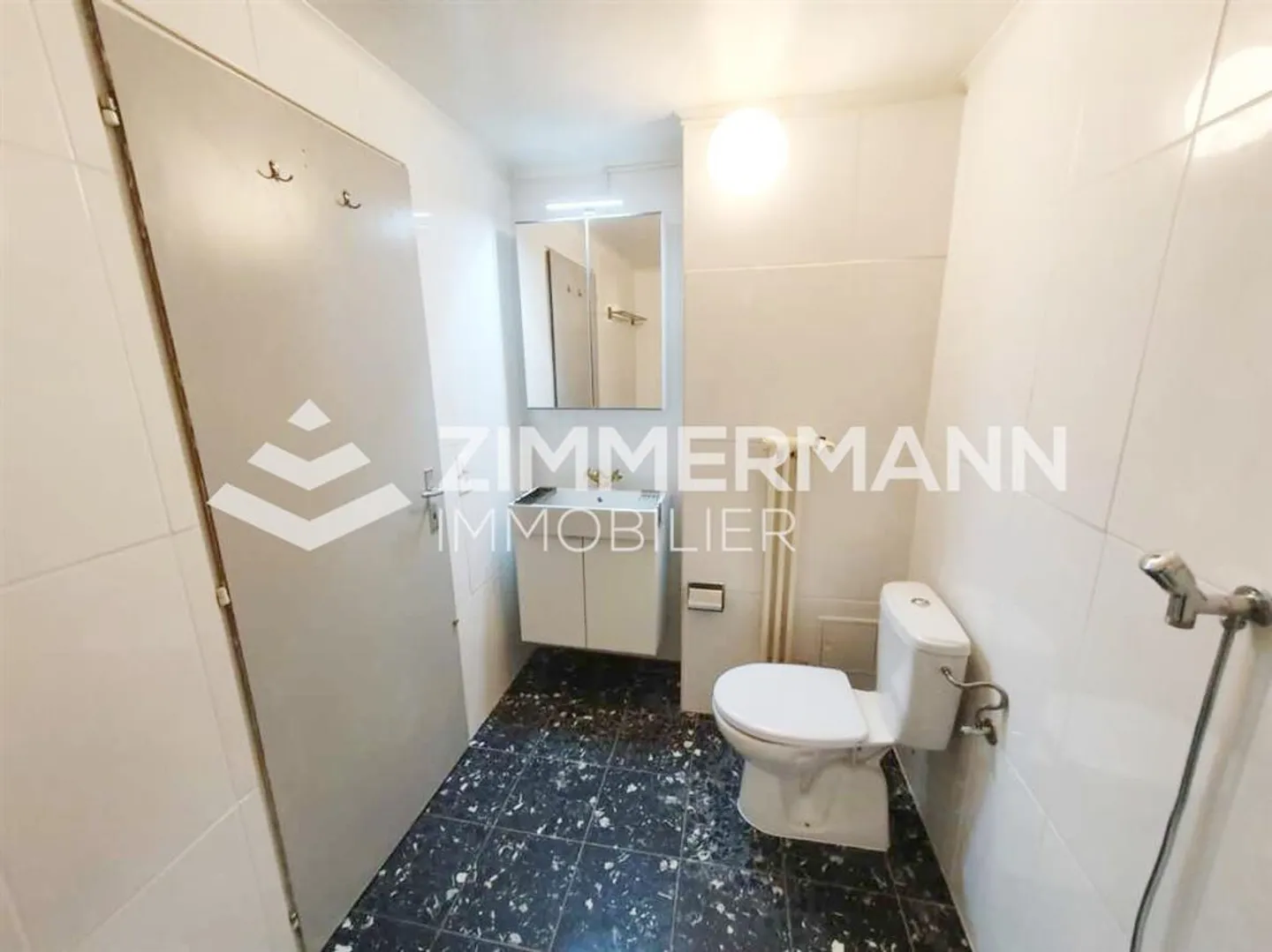 Studio spacieux avec balcon - Photo 5 sur 8