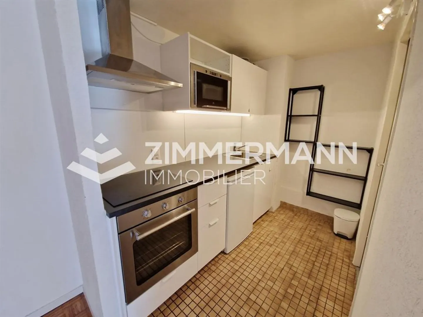 Studio spacieux avec balcon - Photo 6 sur 8