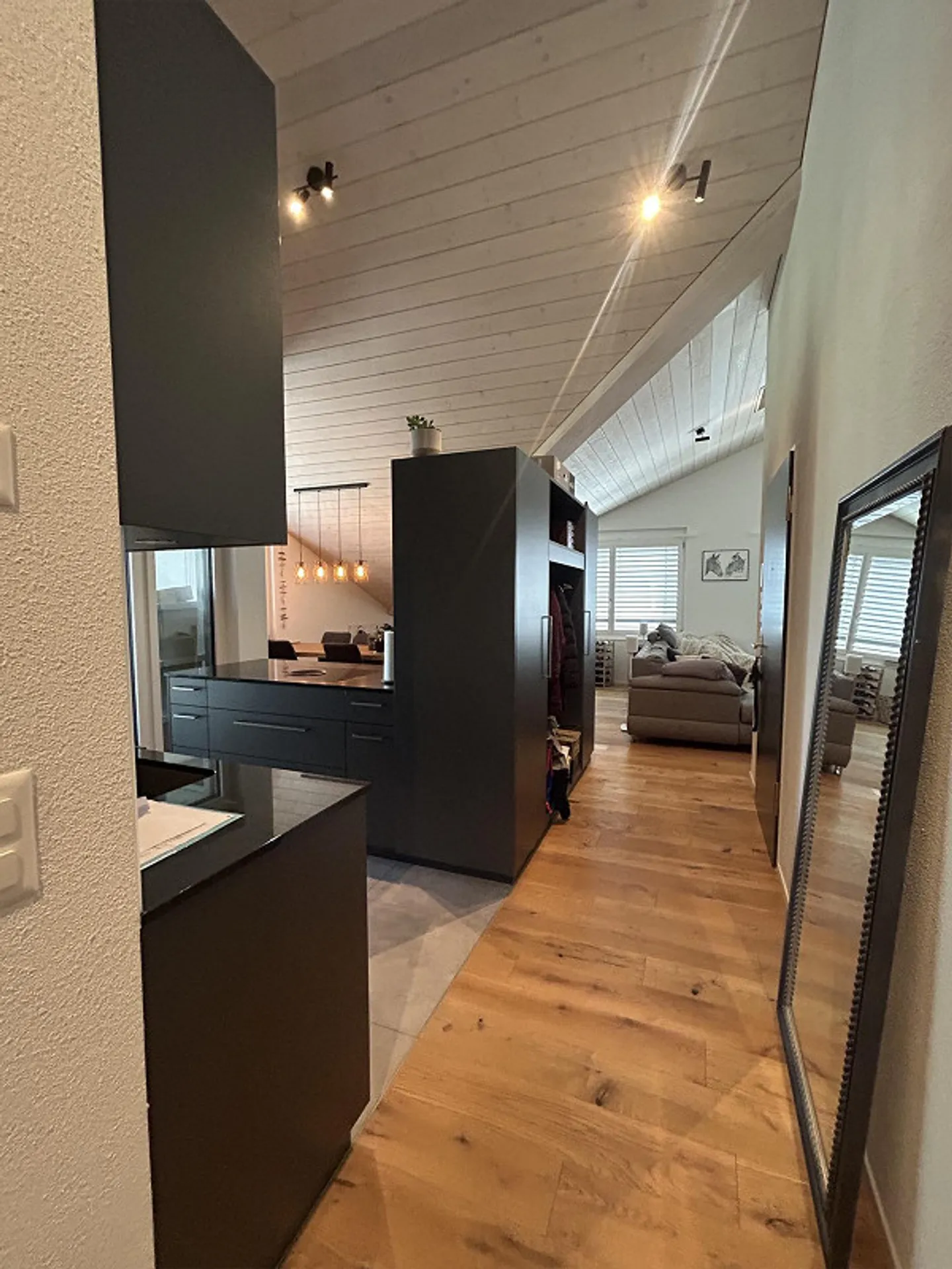 Modernes Penthouse mit Blick ins Grüne - Foto 2 von 10