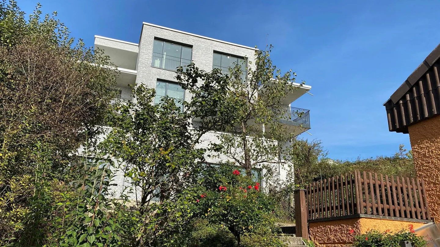 Modern, bright 4.5-room apartment with a storage room and a great view - Photo 1 of 12