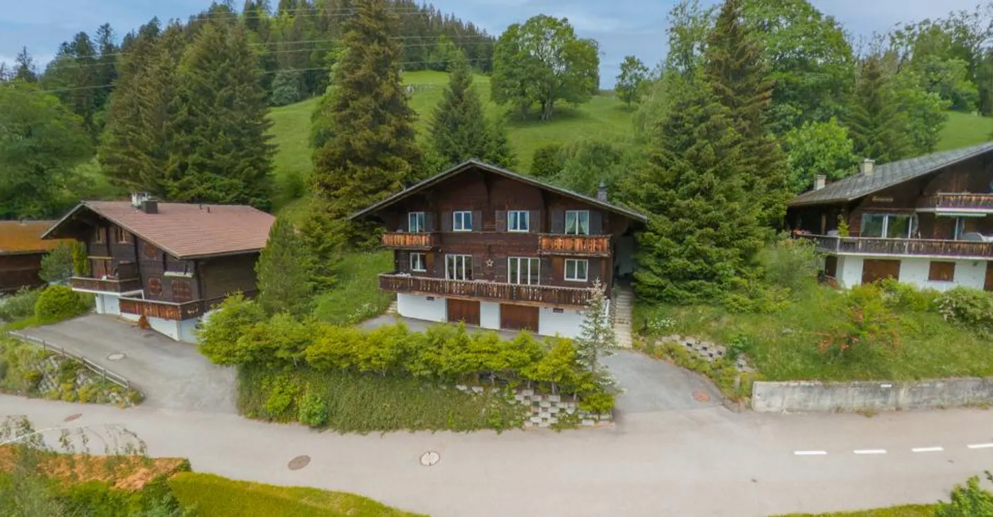 Alpine elegance in its noblest expression - Photo 1 of 13
