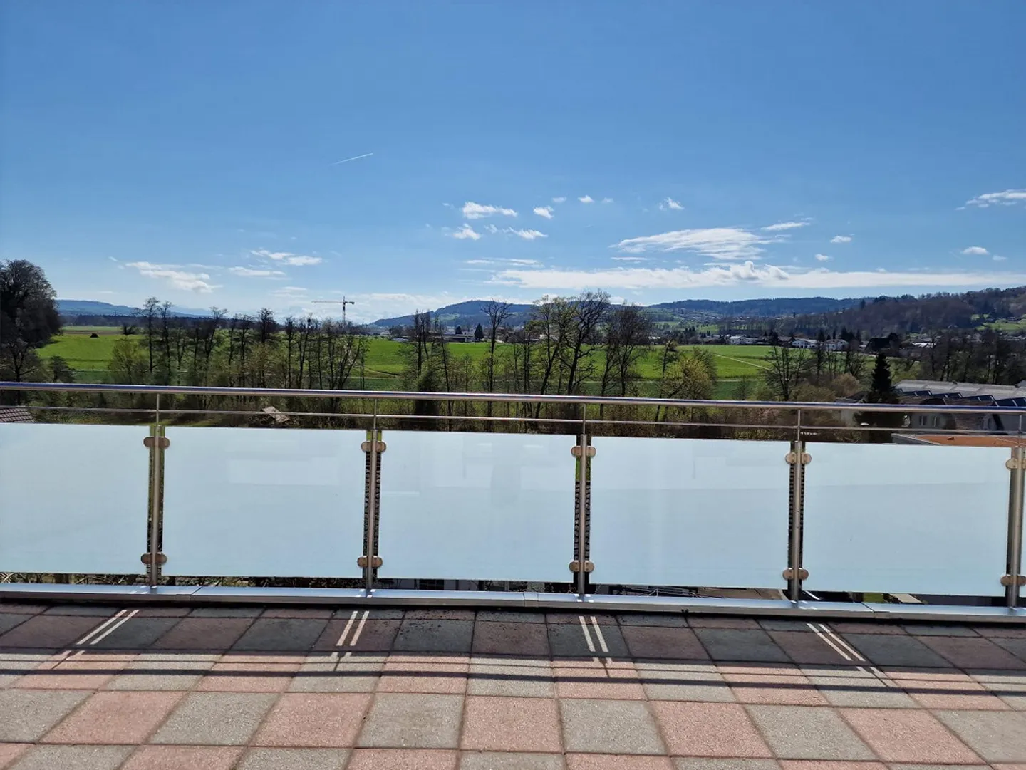 Charmante 4-Zimmerwohnung mit sensantioneller Terrasse und Aussicht - Foto 9 von 10