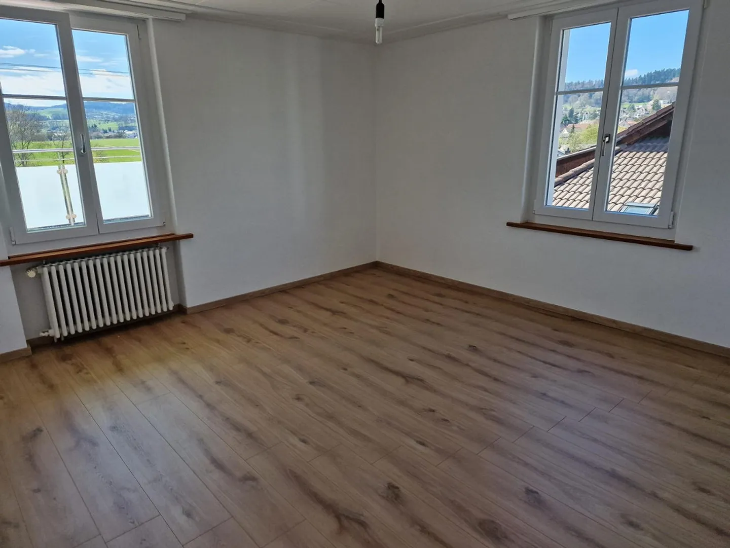 Charmante 4-Zimmerwohnung mit sensantioneller Terrasse und Aussicht - Foto 3 von 10