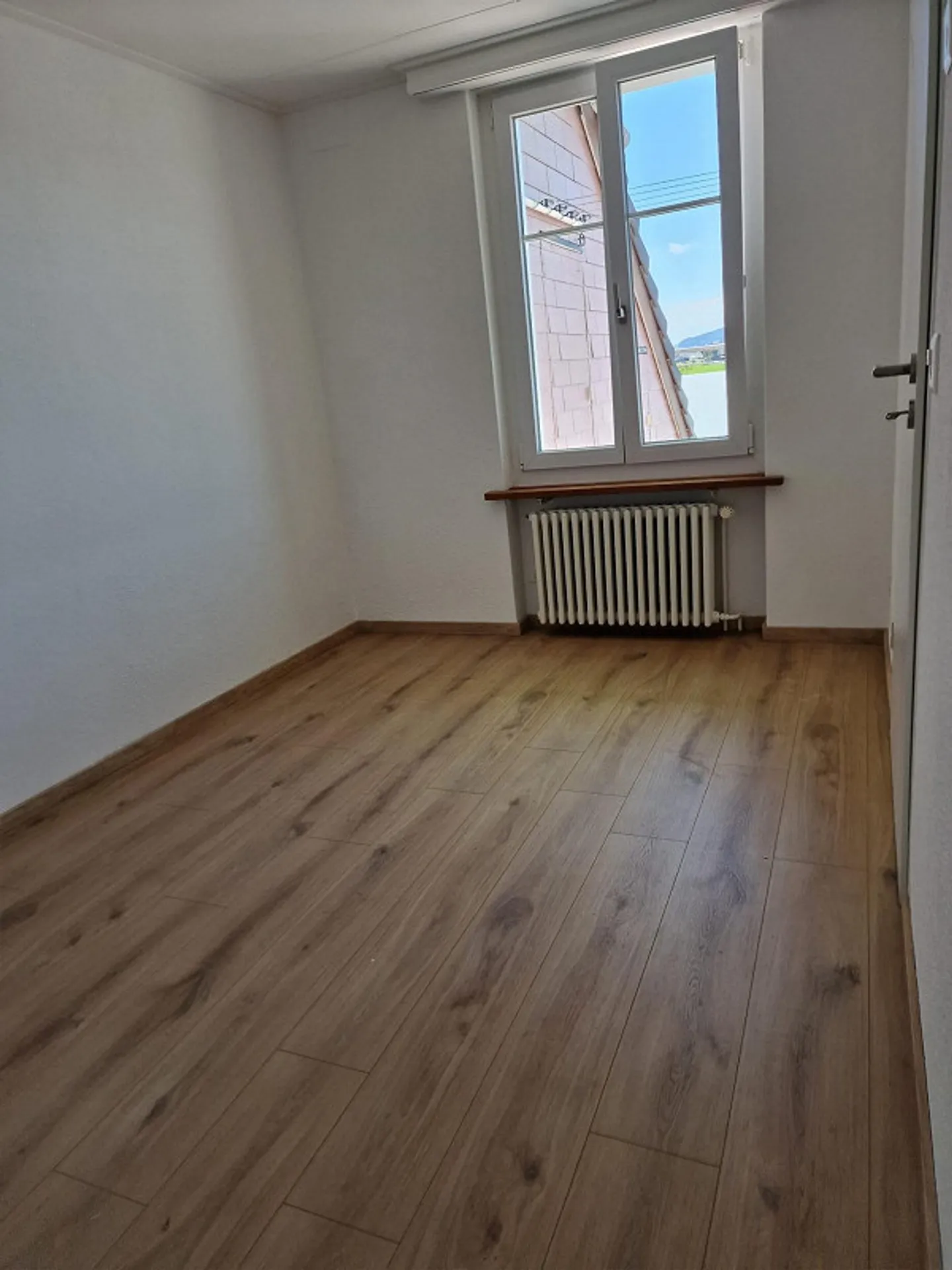 Charmante 4-Zimmerwohnung mit sensantioneller Terrasse und Aussicht - Foto 10 von 10
