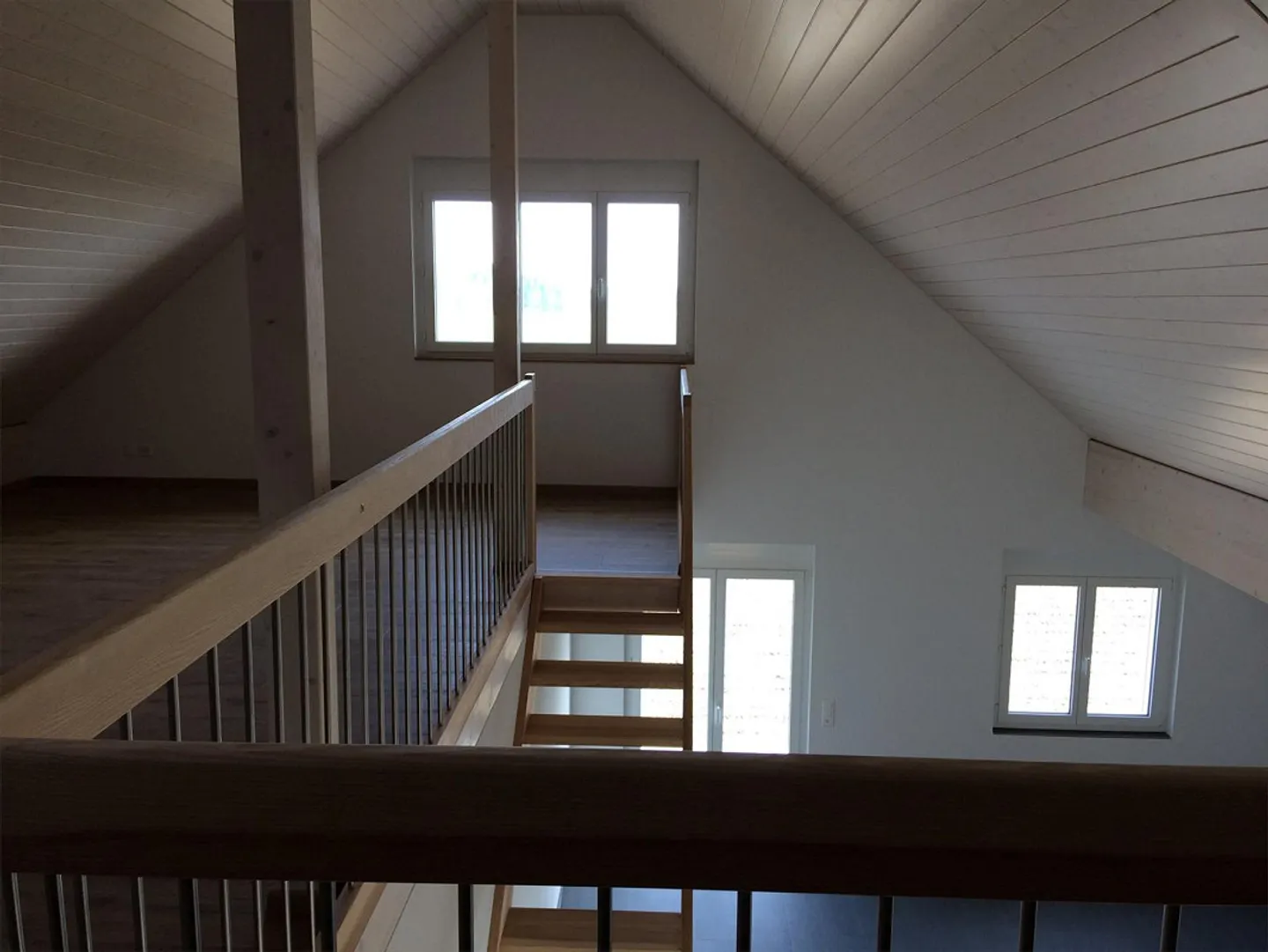 Grosszügige Dachwohnung im Eigentumsstandard mit Galerie - Photo 5 of 13