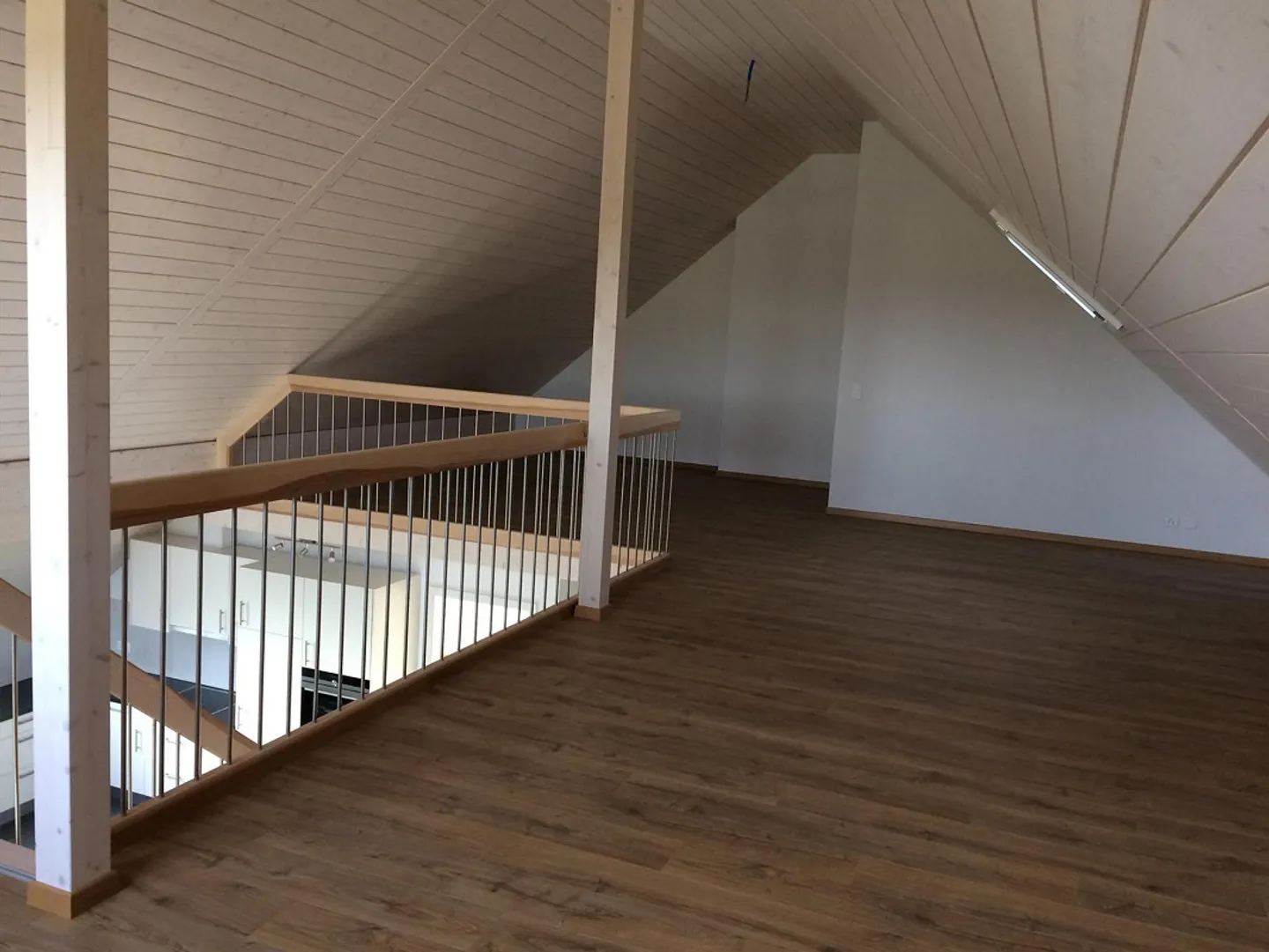Grosszügige Dachwohnung im Eigentumsstandard mit Galerie - Photo 6 of 13