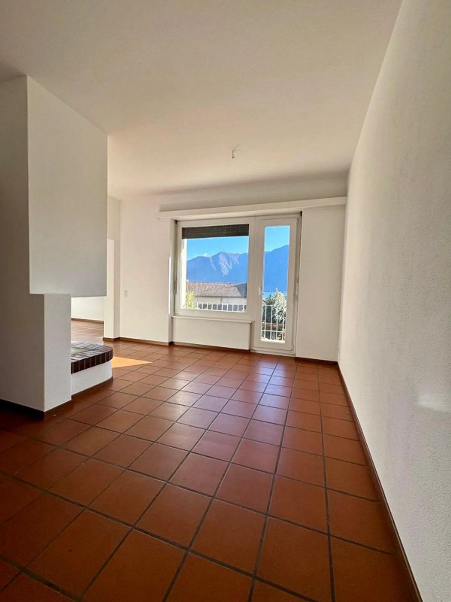 3.5 locali di 99mq con vista lago - Foto 3 di 9