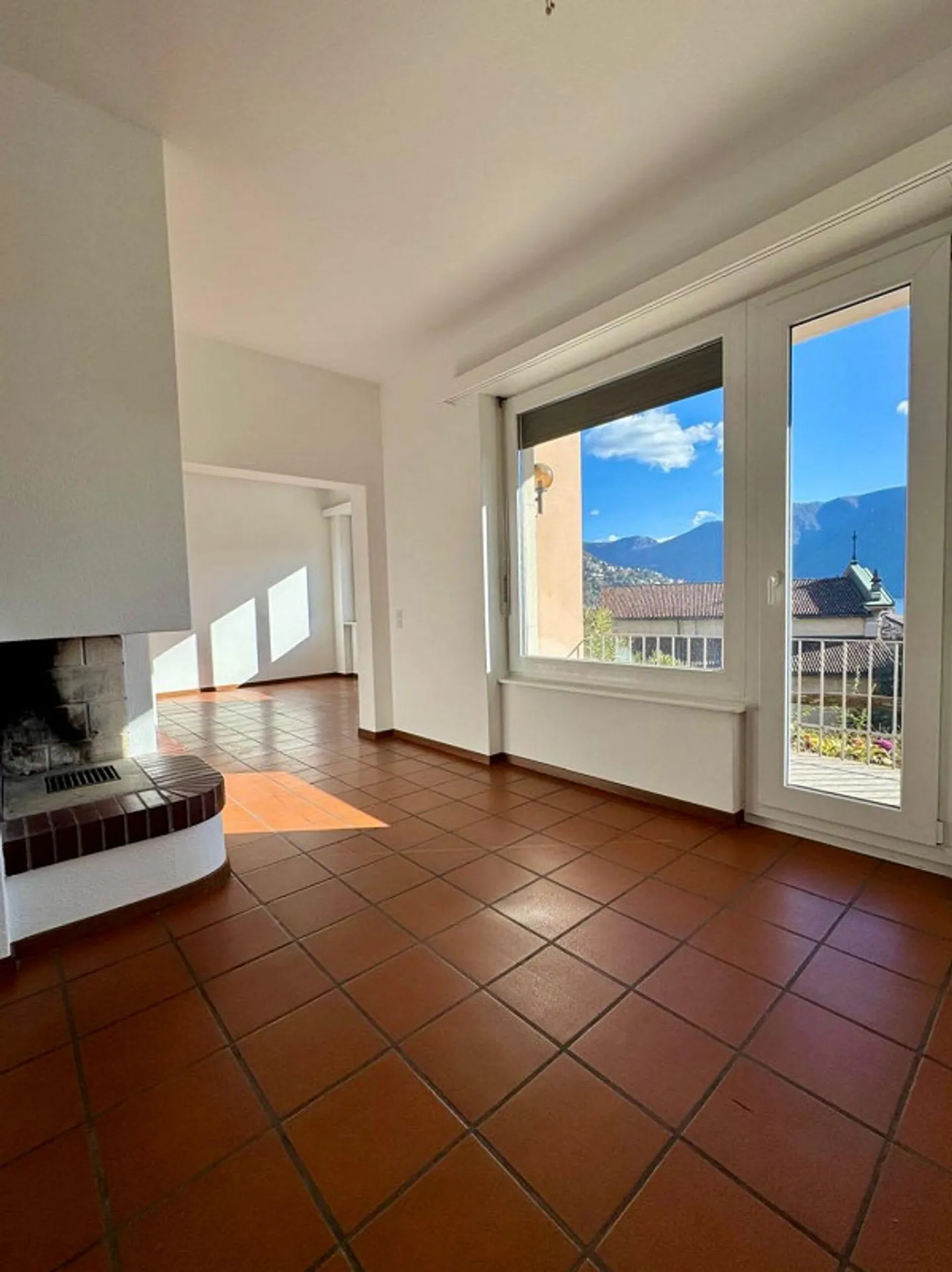 3.5 locali di 99mq con vista lago - Foto 7 di 9