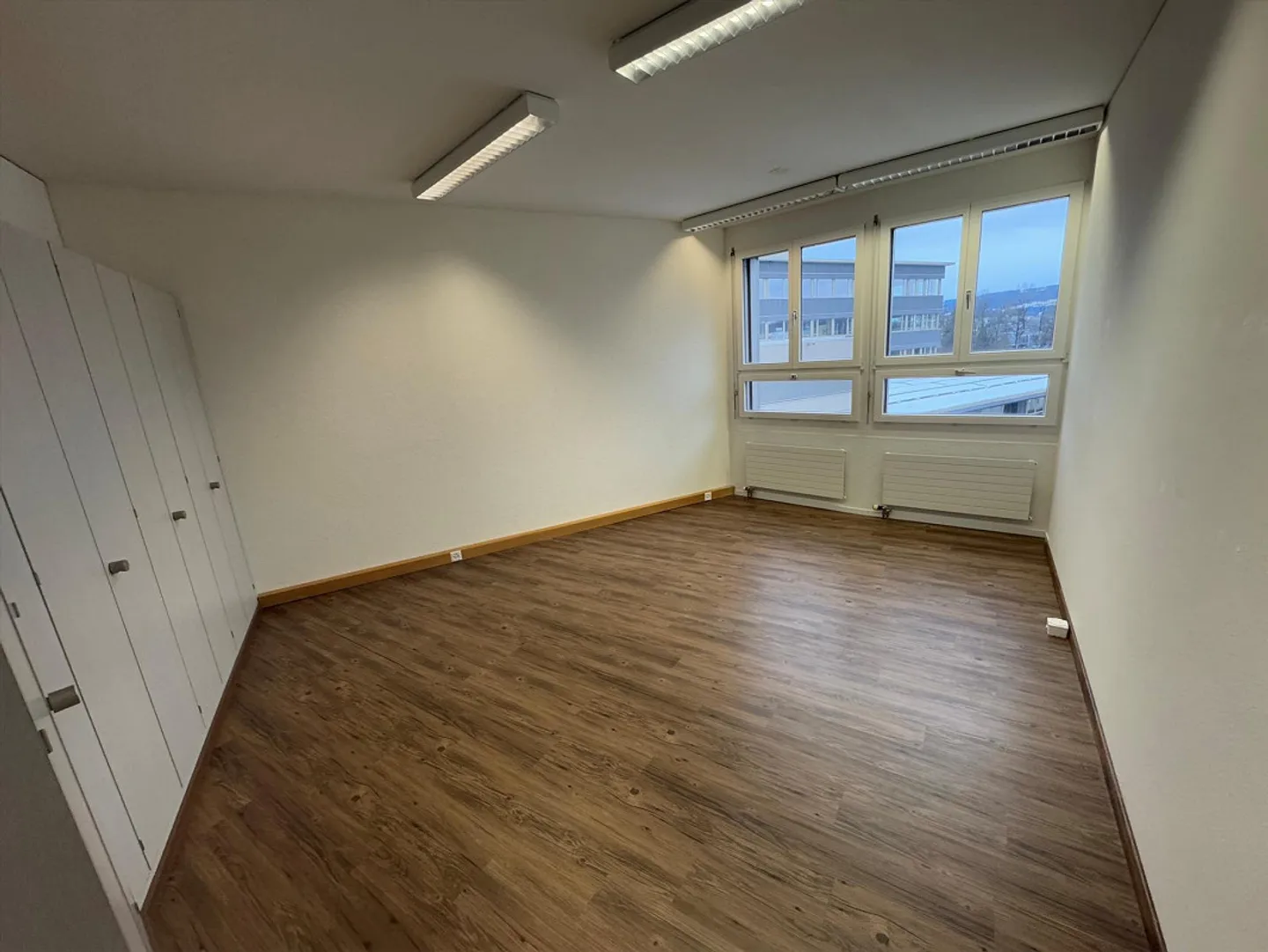 Bürofläche in Nänikon - Foto 2 von 3