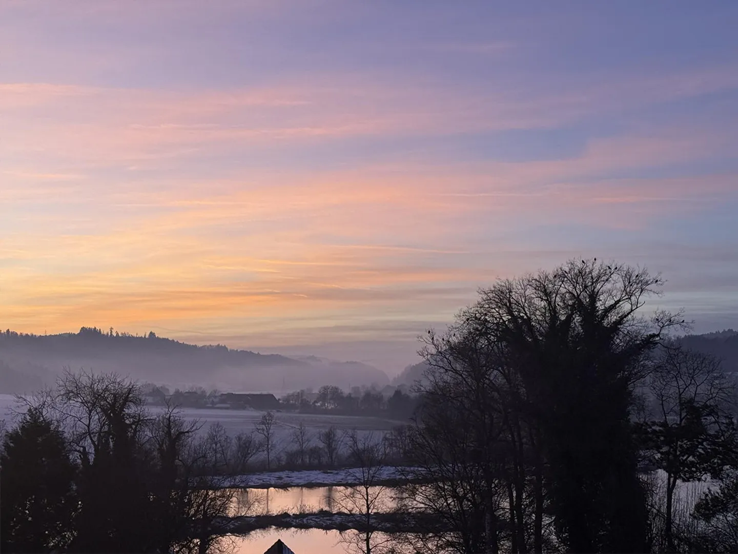 Modern, sunny 4.5-room apartment with a view of Lake Wohlensee - Photo 1 of 13